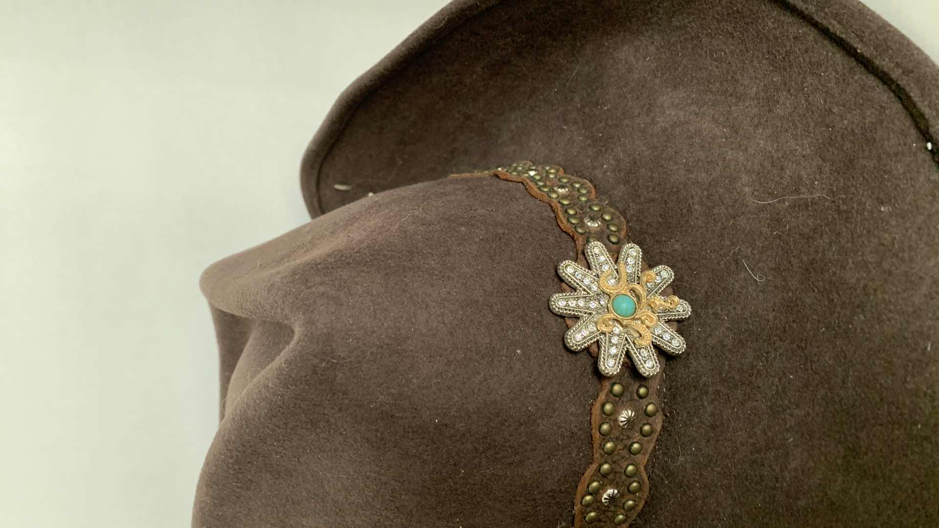 Photo 2 of MENS WESTERN THEMED HAT