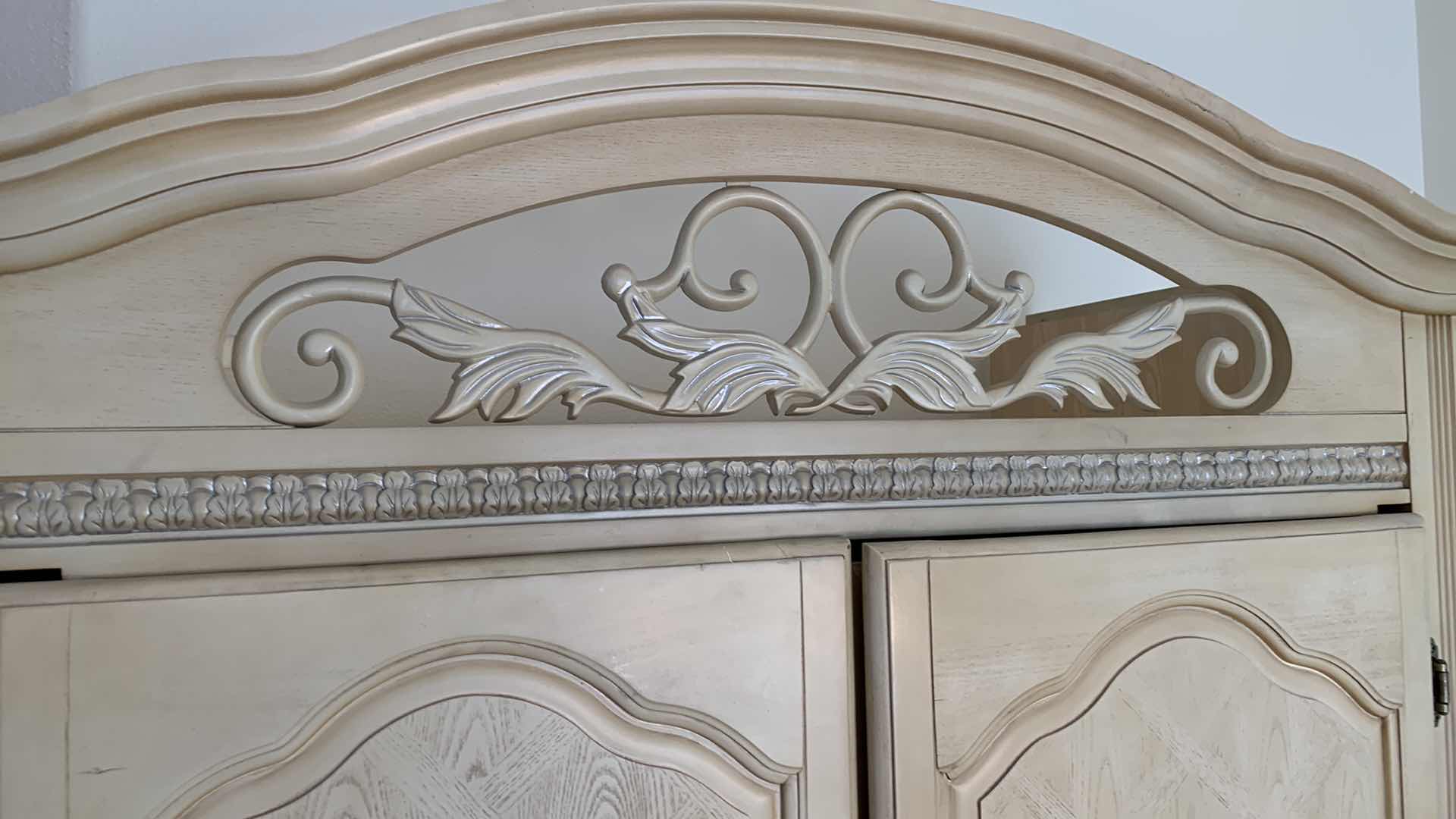 Photo 2 of TELEVISION AMOIRE 47” X 26” H 82”