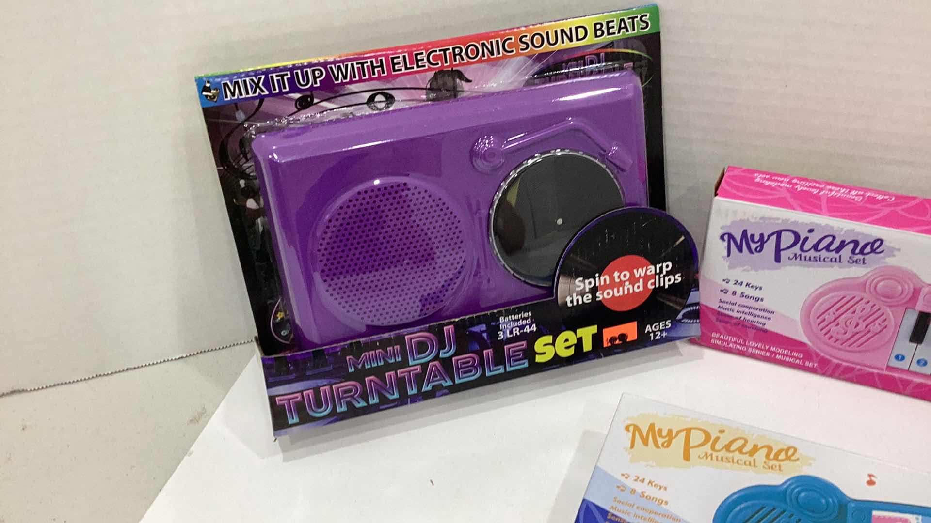 Photo 2 of 3 PCS NEW TURNTABLE AND 2 PIANO KID TOYS