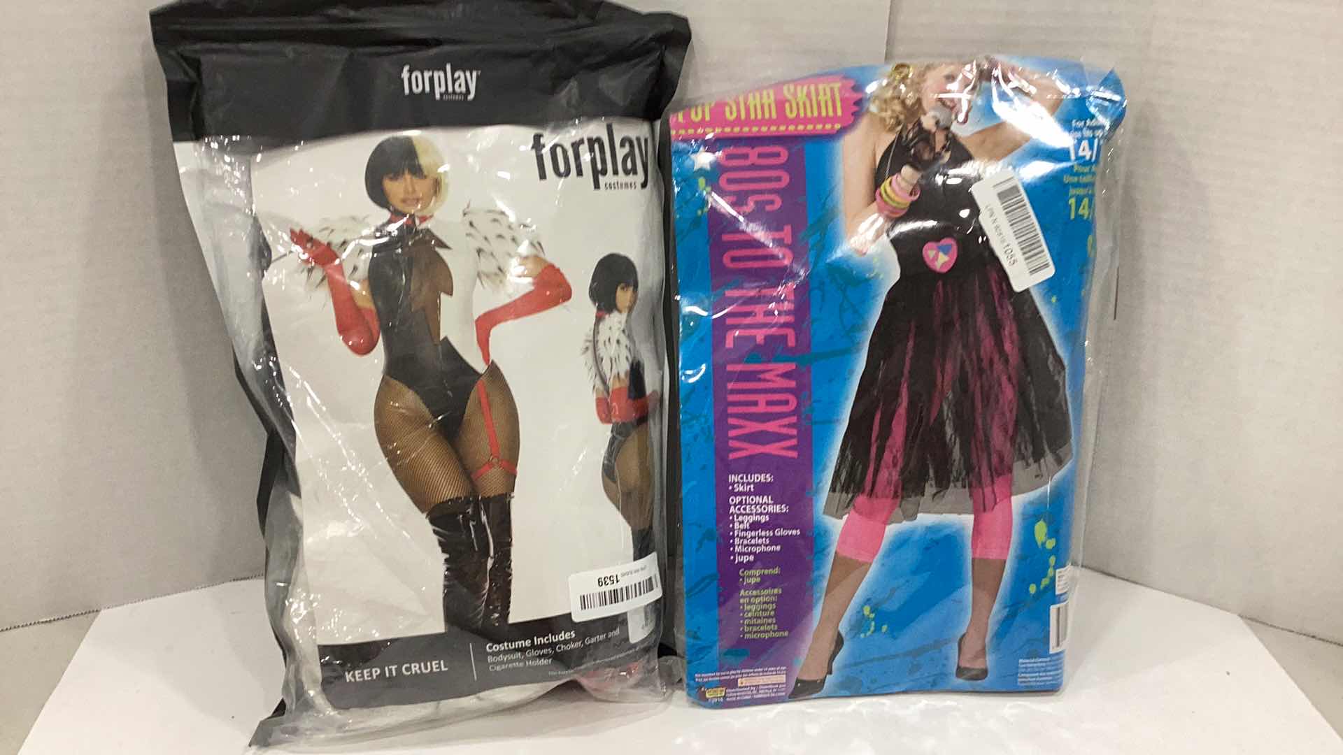 Photo 1 of 2 WOMEN HALLOWEEN COSTUMES