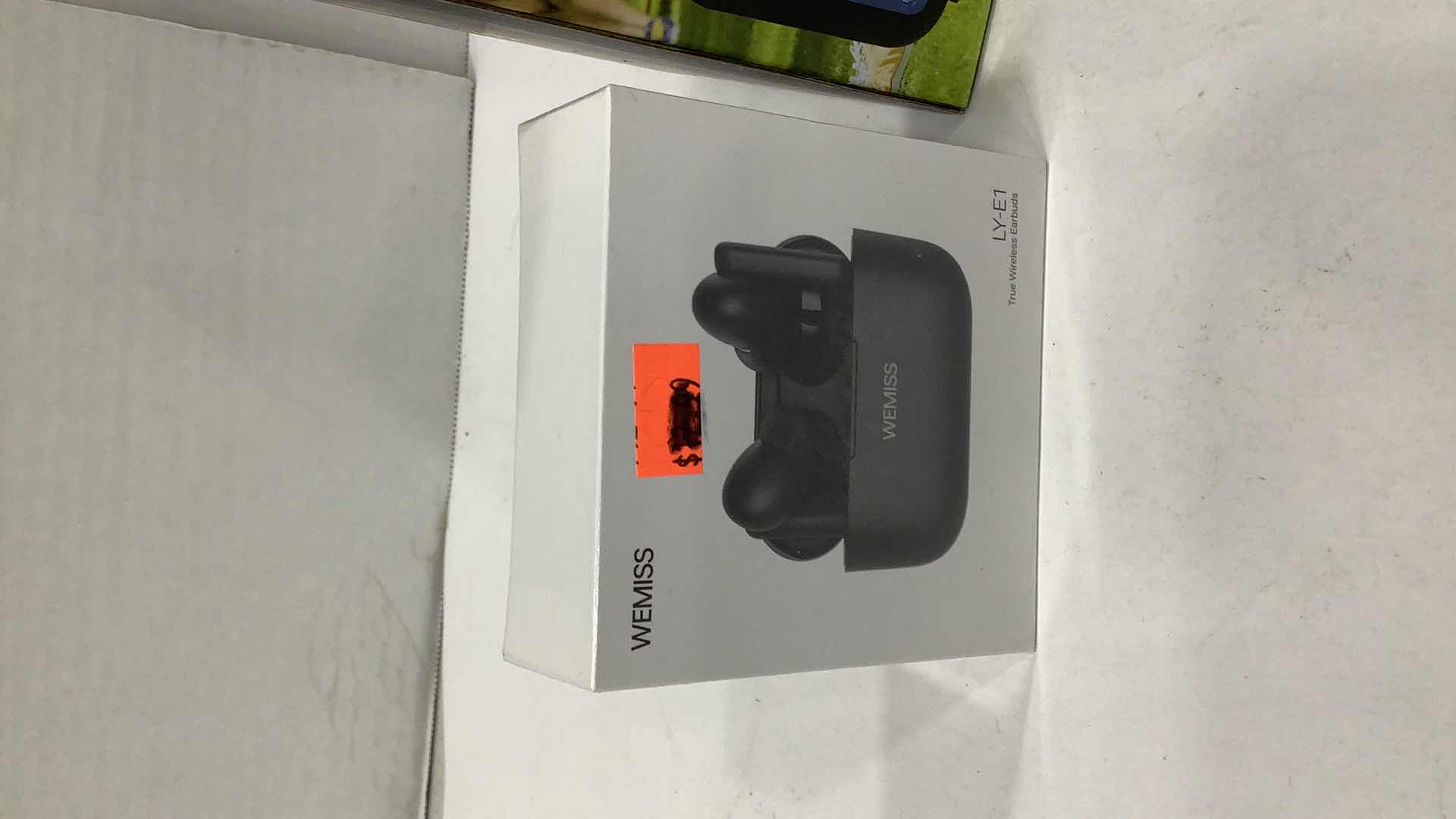 Photo 1 of 2 PCS WIRELESS SPEAKER W MIC AND HEADPHONES