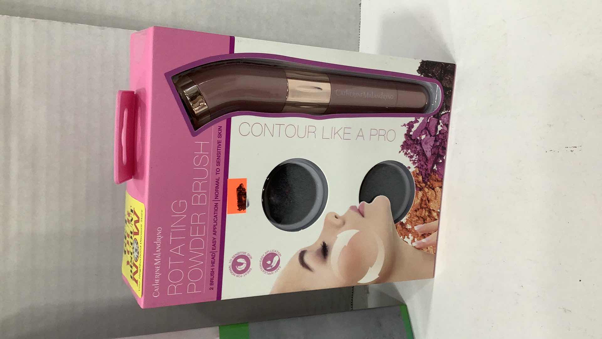 Photo 1 of 4 PCS NEW WOMEN BEAUTY LIGHTS AND BRUSH AND TRIMMER