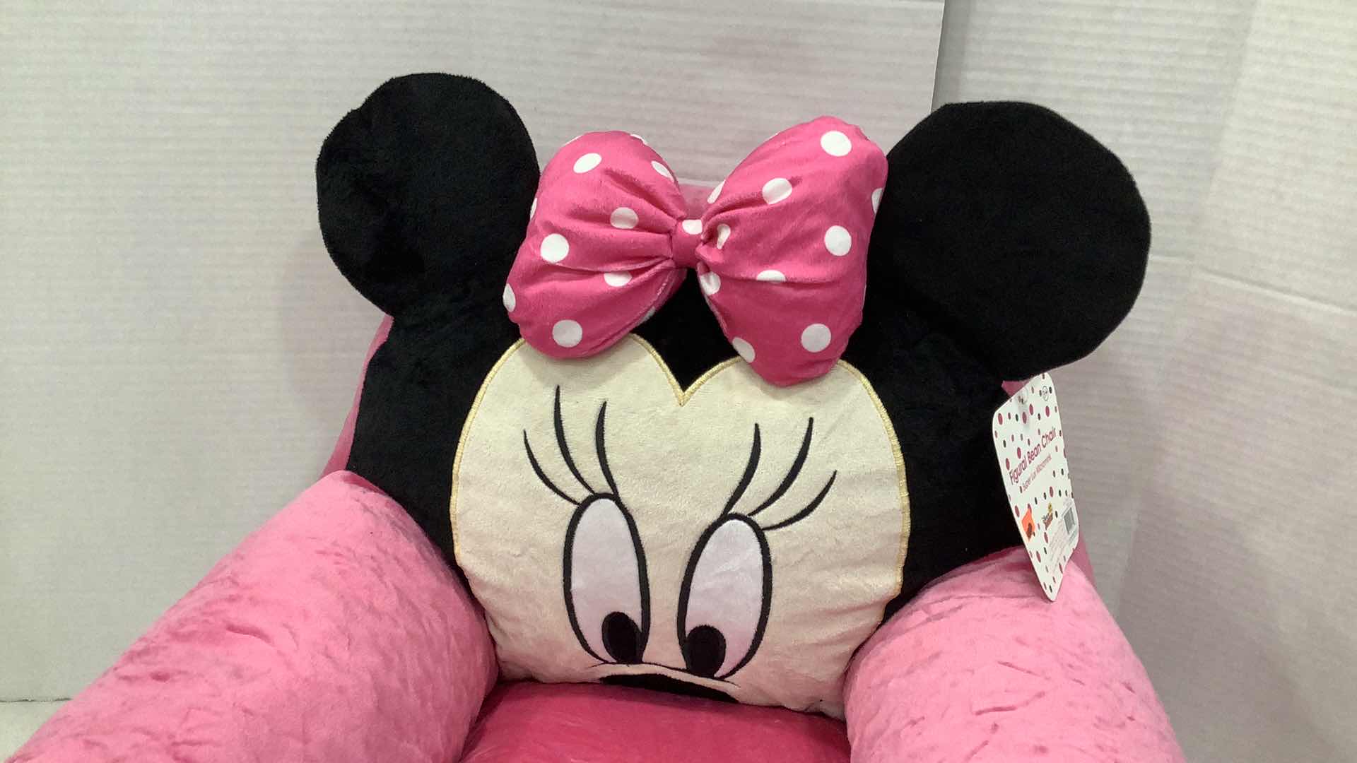 Photo 1 of MINNIE XOXO SEAT PINK