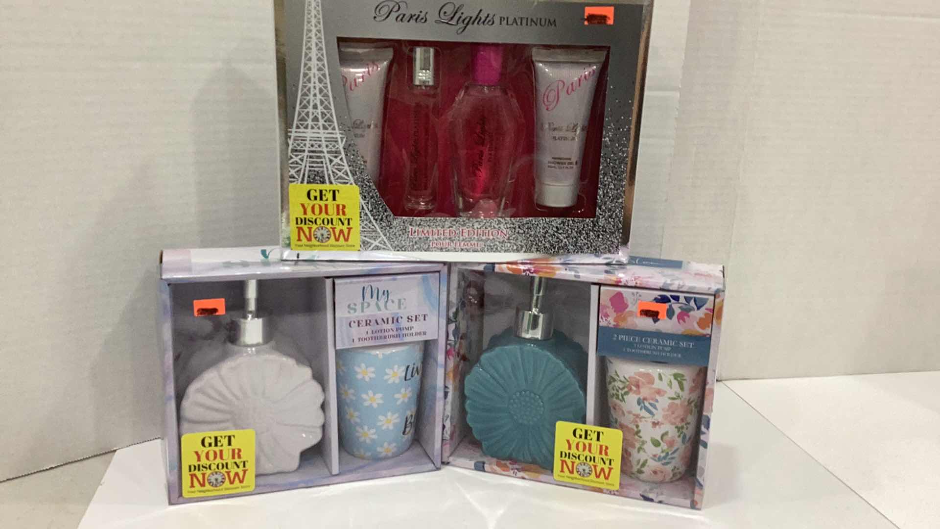 Photo 1 of BATH AND BEAUTY SET