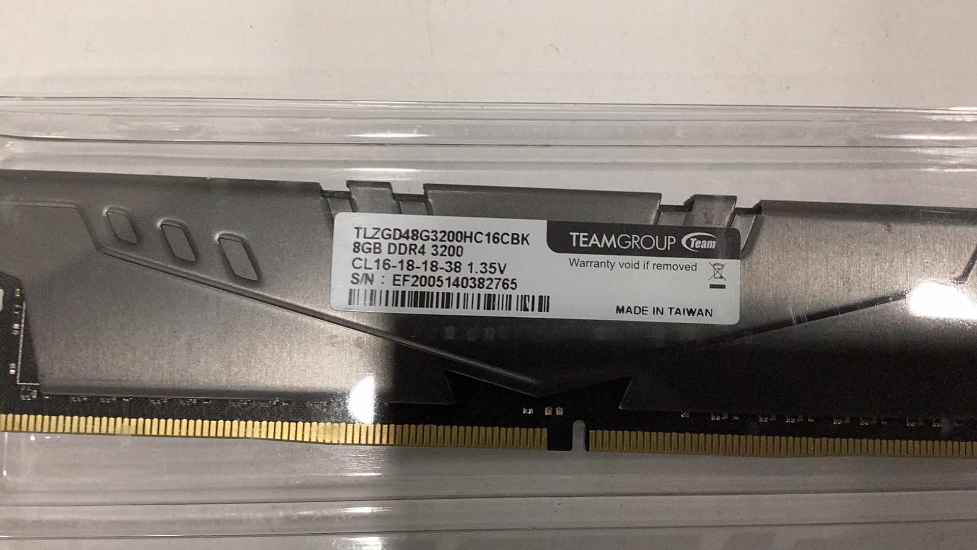 Photo 1 of 2 x T FORCE VULCAN PC MEMORY 8GB DDR4