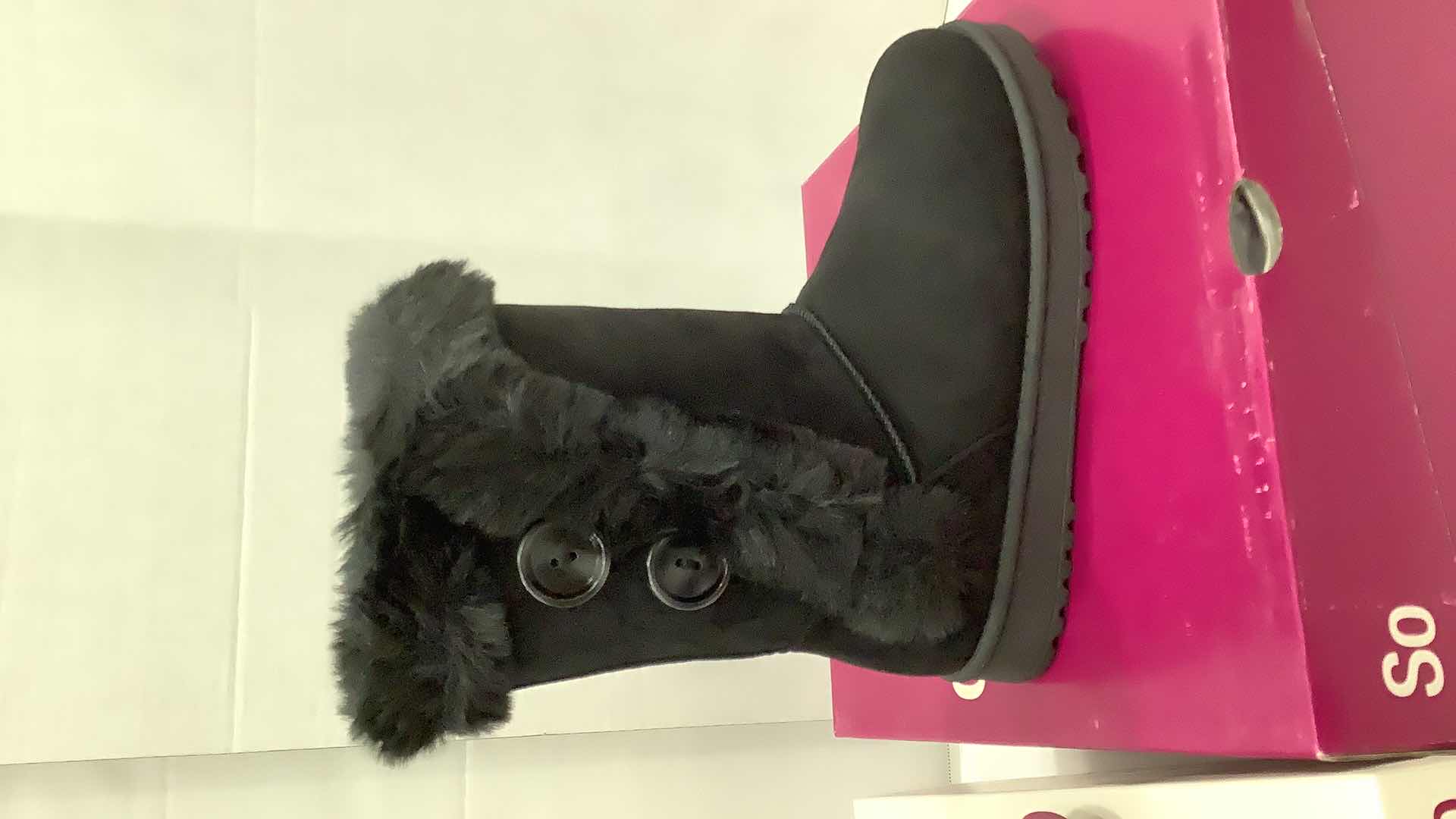 Photo 1 of 2  PAIRS NEW WOMEN WINTER BOOTS SIZE 6