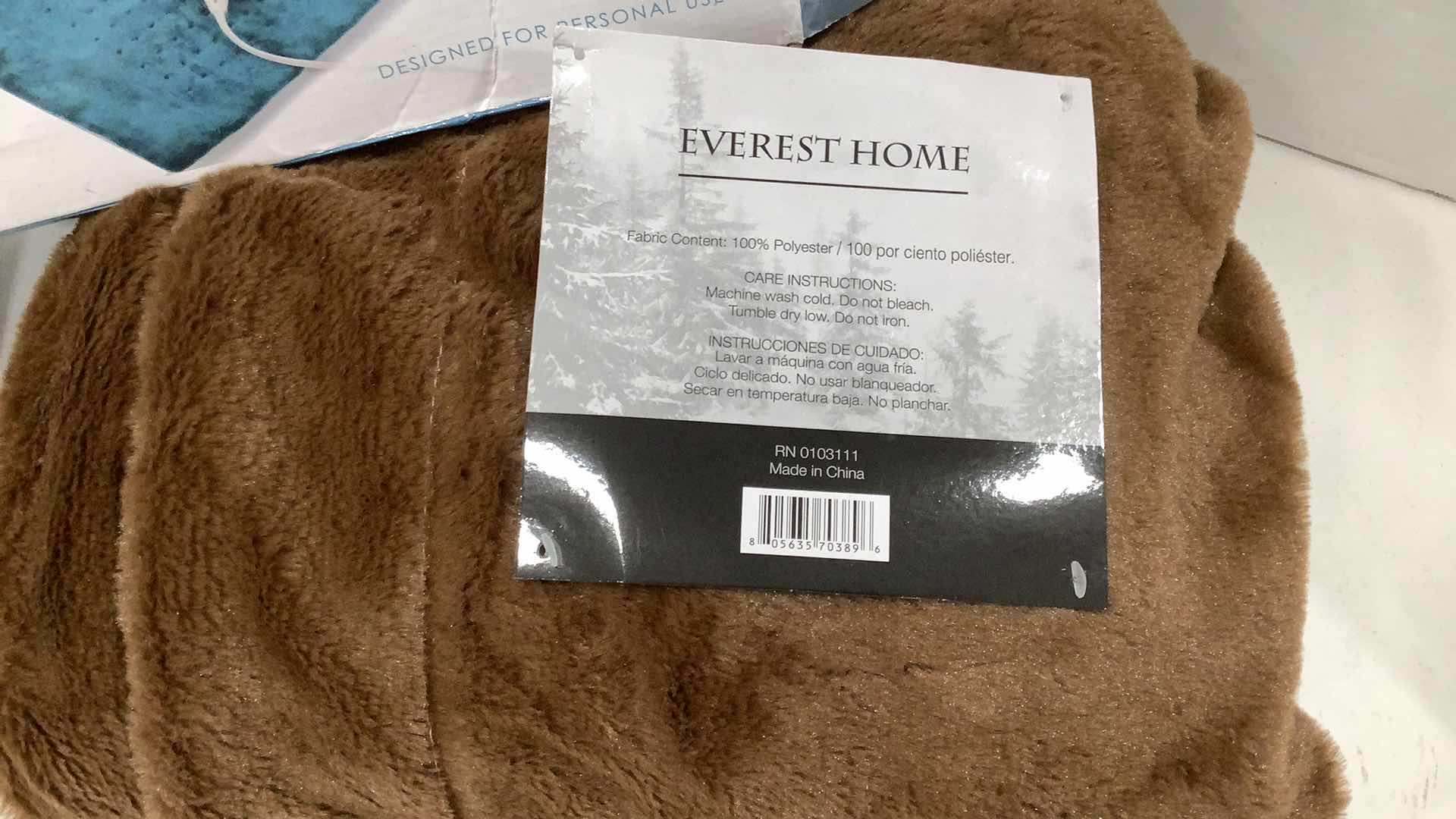 Photo 1 of 2 BLANKETS AND HEADING PAD