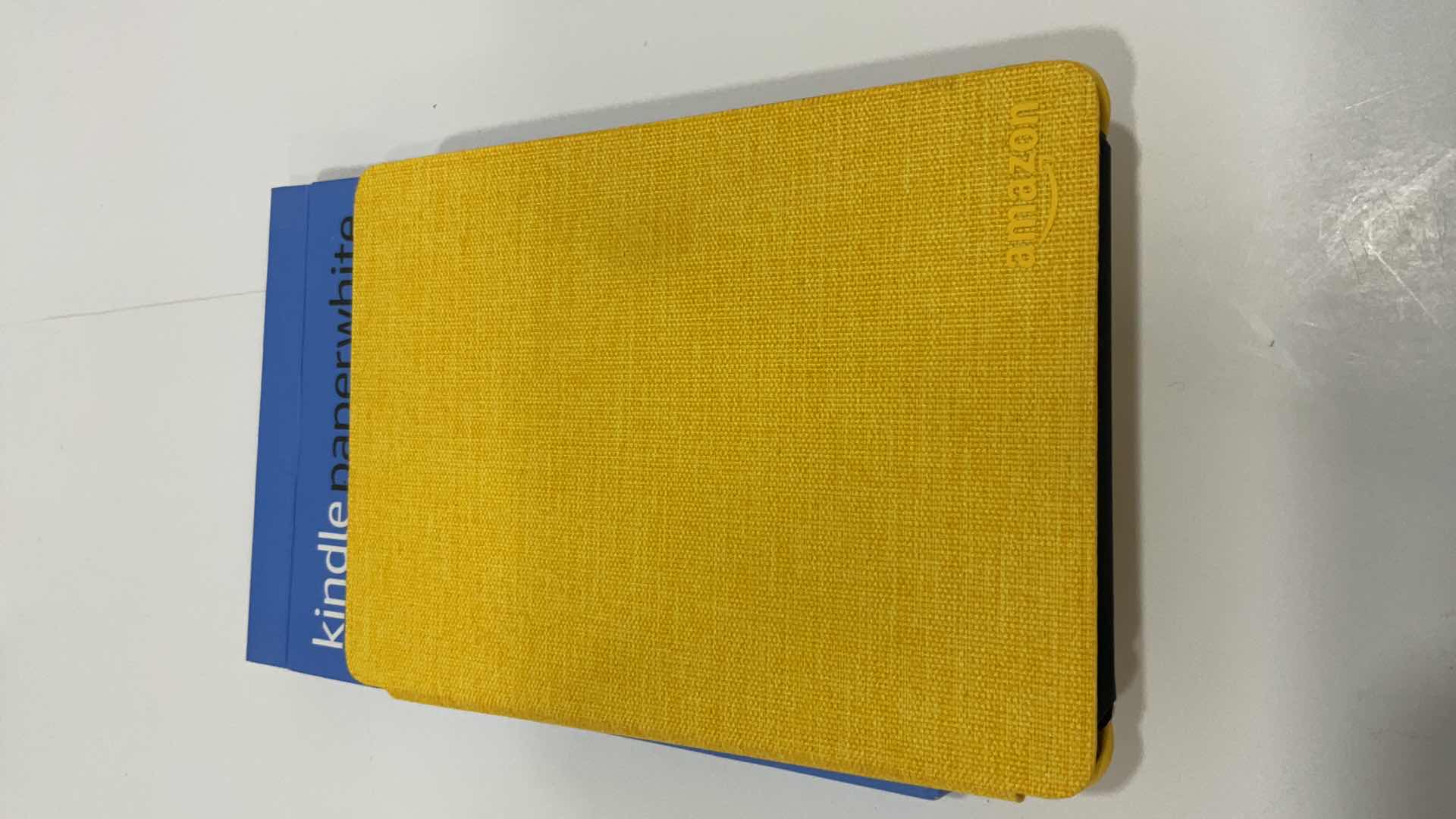 Photo 4 of APPLE THUNDERBOLT 3(USB-C) TO THUNDERBOLT 2 ADAPTER, KINDLE WATERSAFE FABRIC COVER (GEN 10), 4 PACK USB CABLES