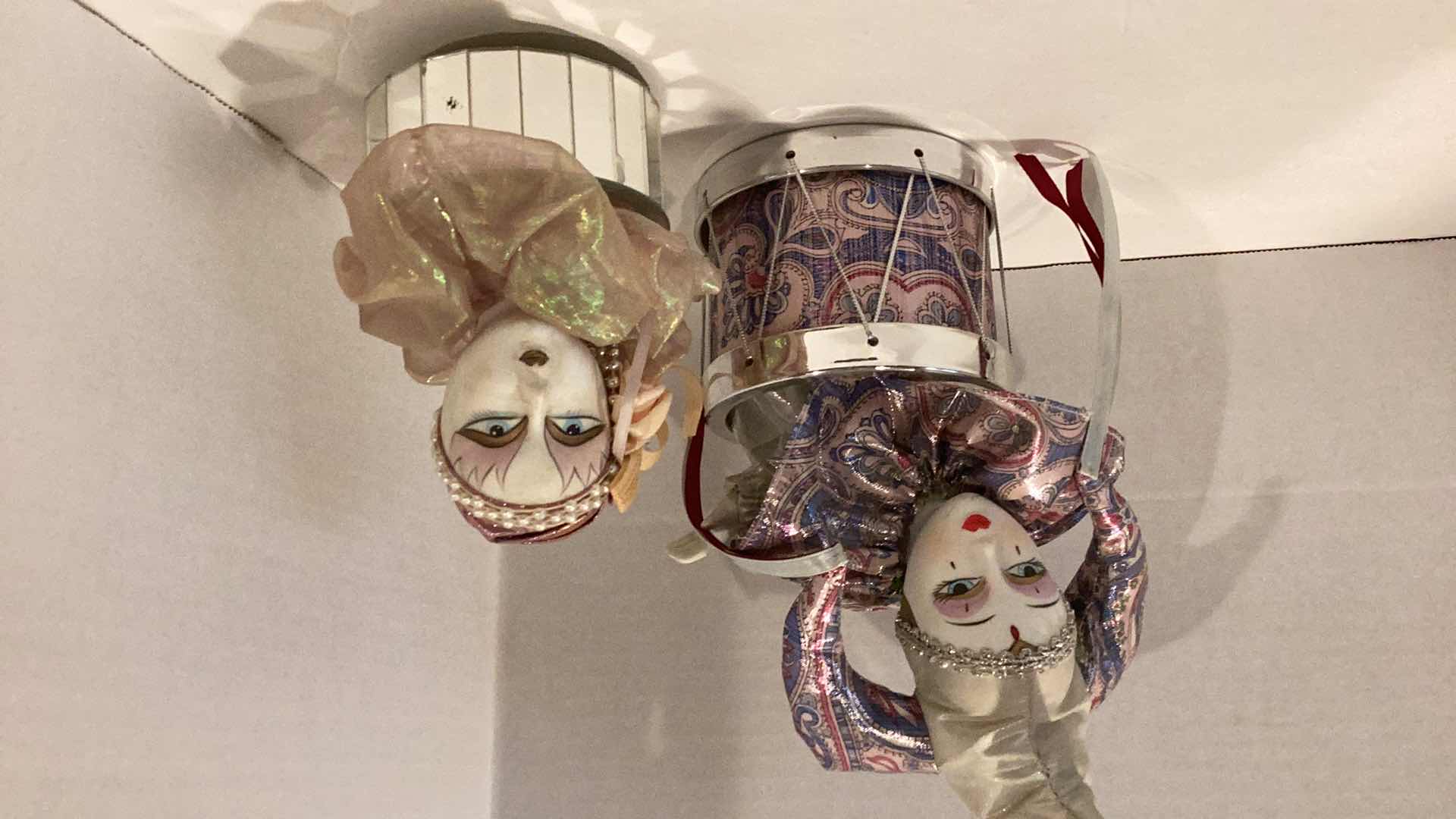 Photo 1 of MUSIC BOX HARLEQUINS