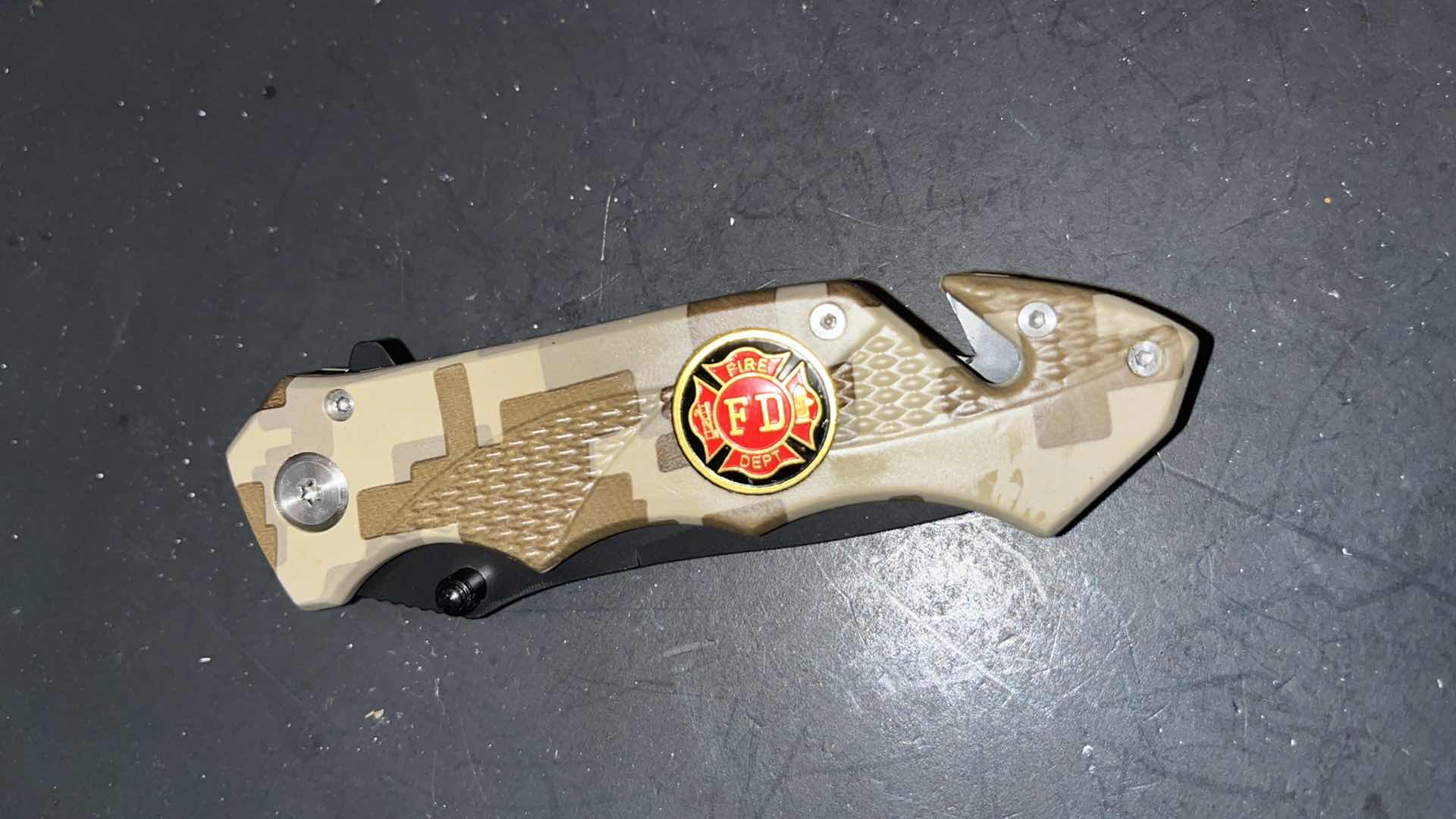 Photo 1 of KNIFE- FIRE DEPARTMENT