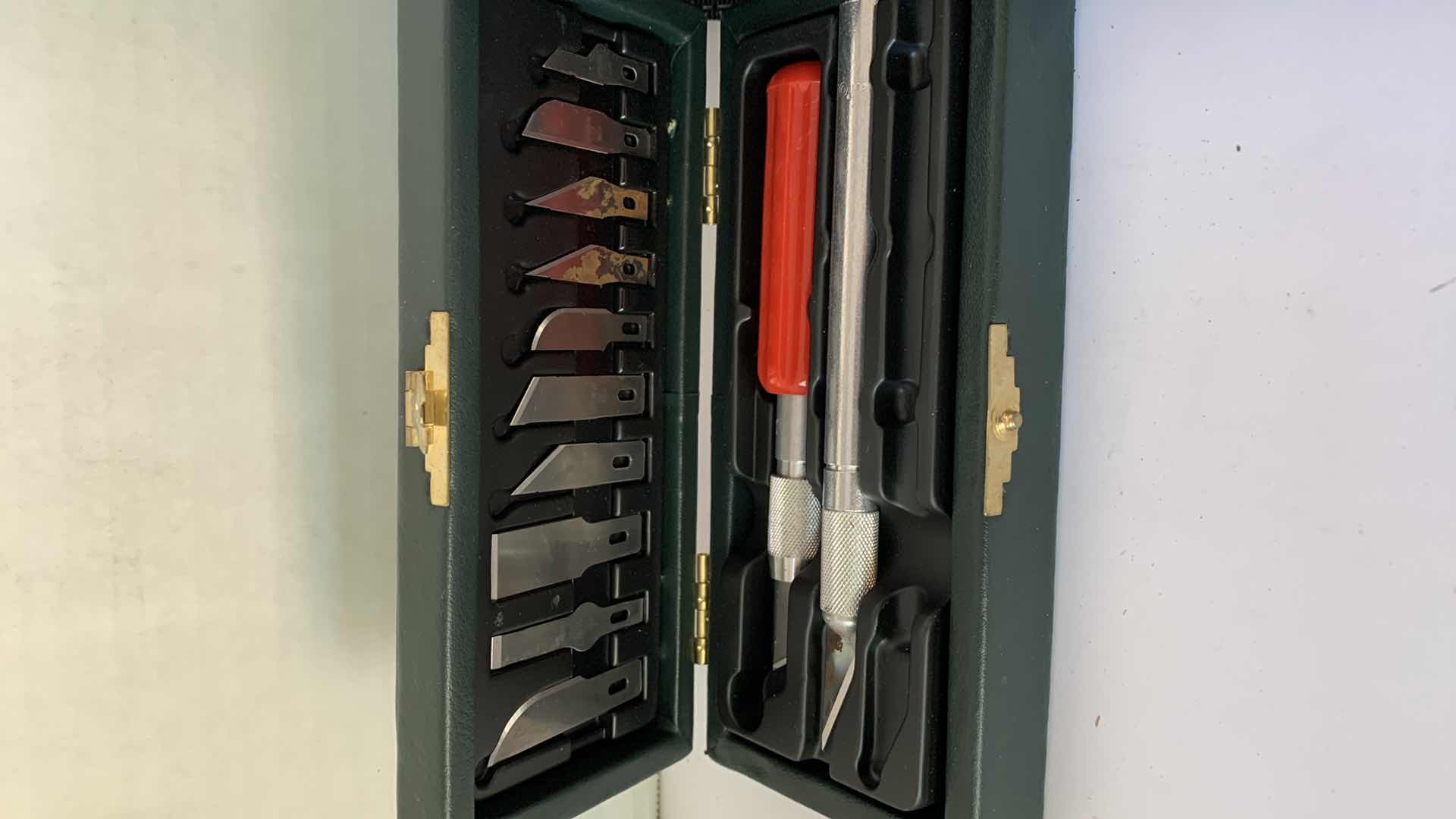 Photo 1 of BLACK AND DECKER VERSAPACK SCREWDRIVER WITH BATTERIES AND XACTO KNIFE SET