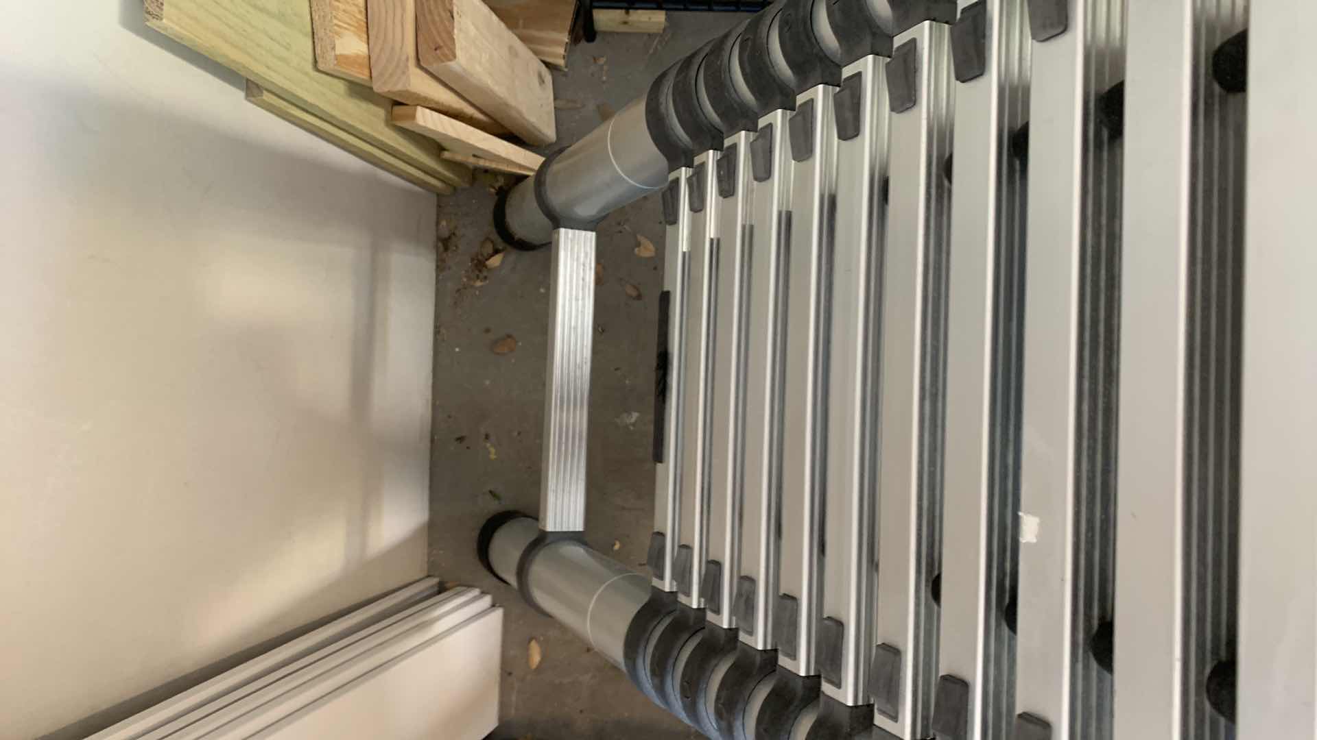 Photo 1 of EXPANDING LADDER