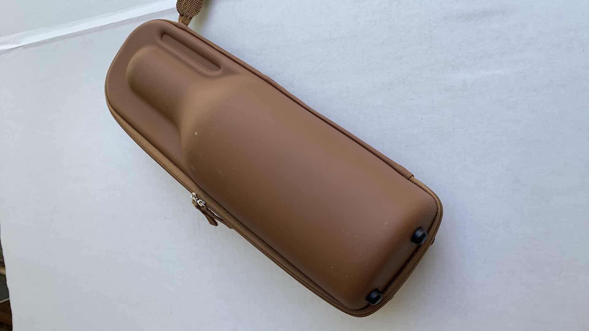 Photo 1 of TOMMY BAHAMA PADDED WINE BOTTLE BAG