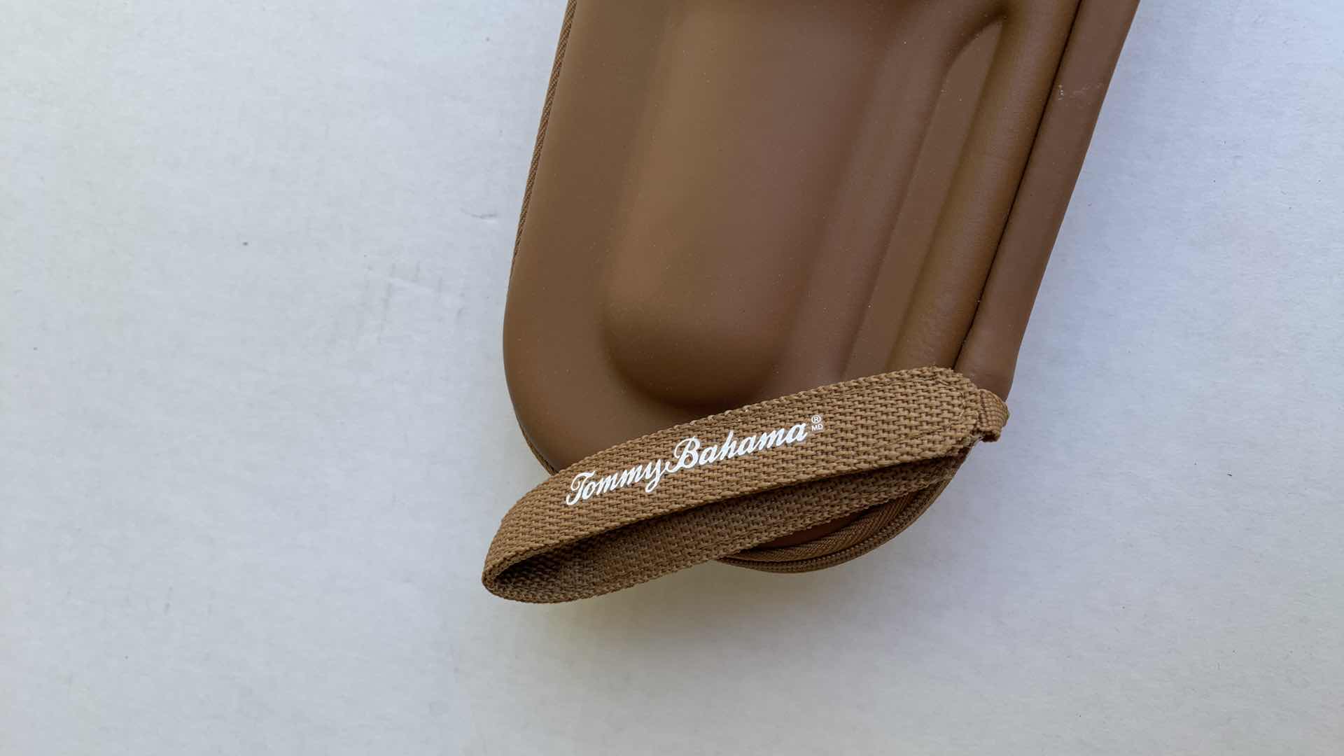 Photo 1 of TOMMY BAHAMA PADDED WINE BOTTLE BAG