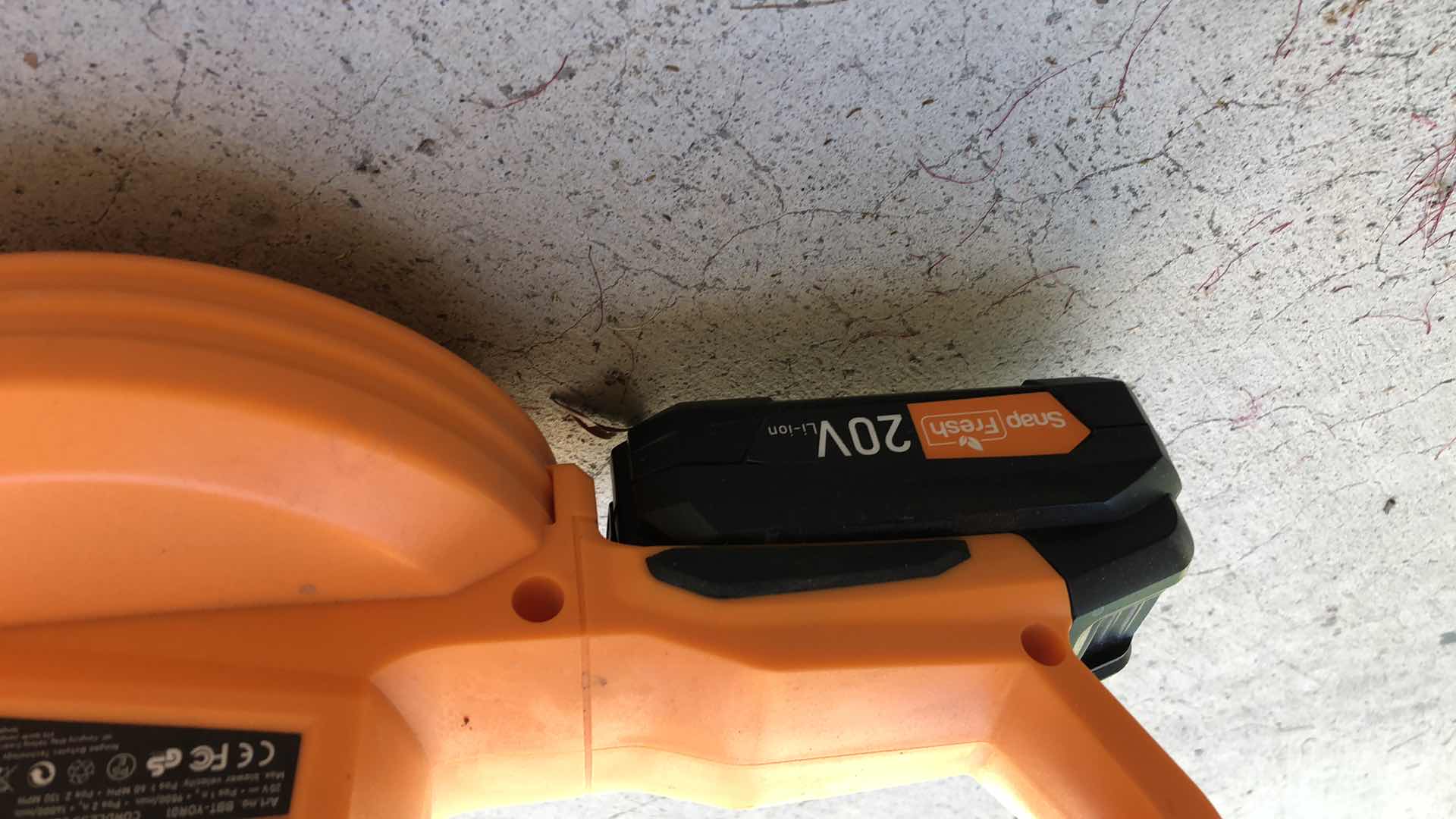 Photo 1 of BLACK AND DECKER ELECTRIC BLOWER WITH BATTERY