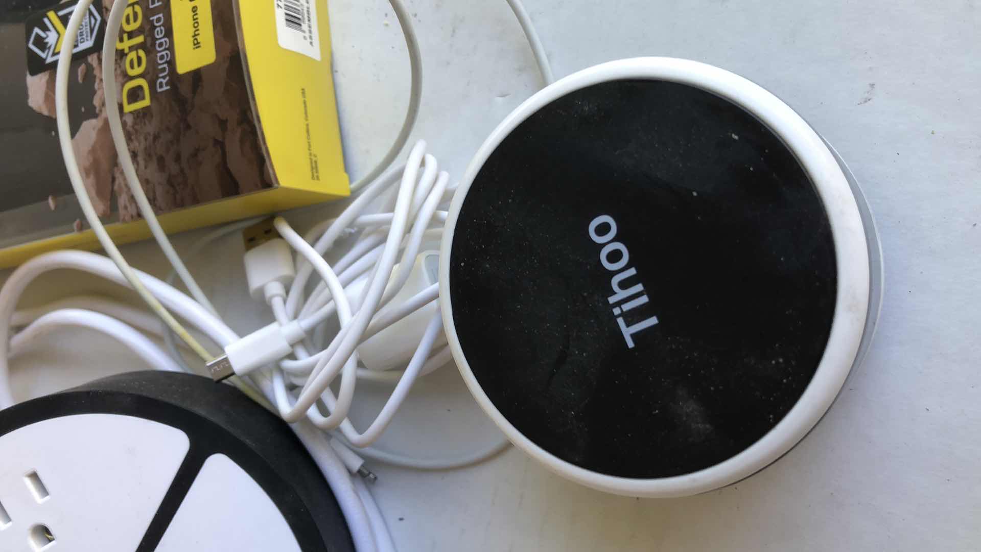 Photo 4 of ELECTRONIC GOODS: USB HUB, OTTER CASE, TIHOO