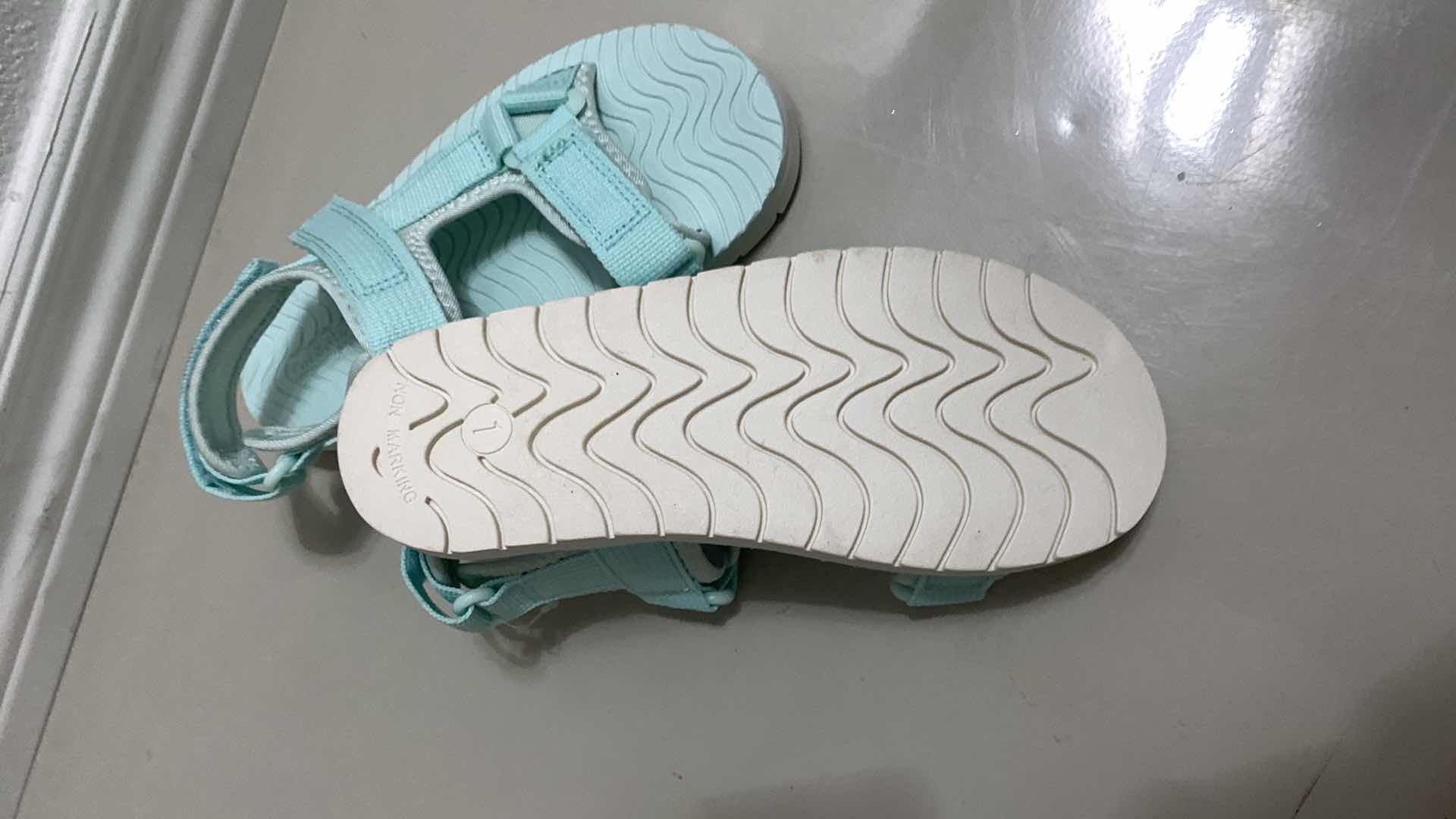 Photo 1 of GIRLS CAT AND JACK SANDALS SIZE 1