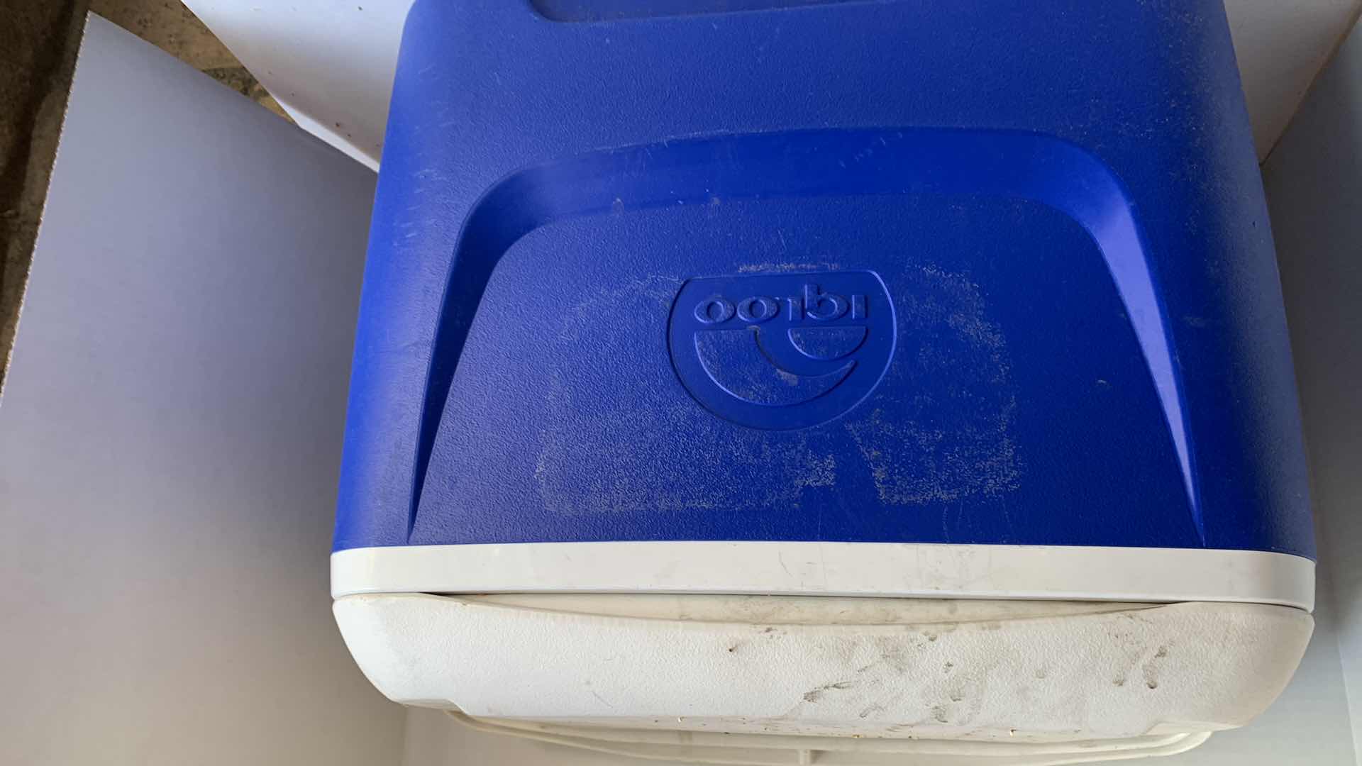 Photo 1 of SET OF TWO ICE CHESTS IGLOO RUBBERMAID