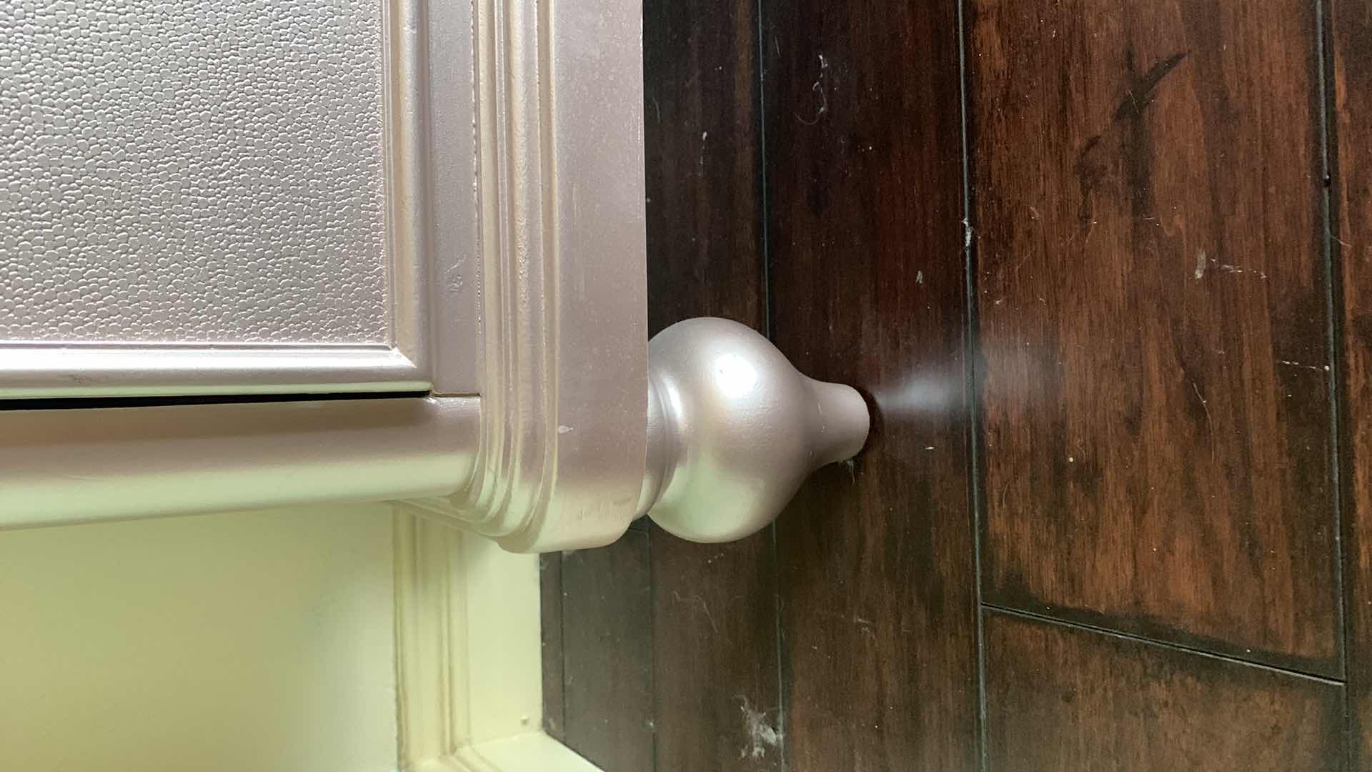 Photo 1 of FURNITURE OF AMERICA APPELL 5 DRAWER CHEST 4” X 17” H 52”