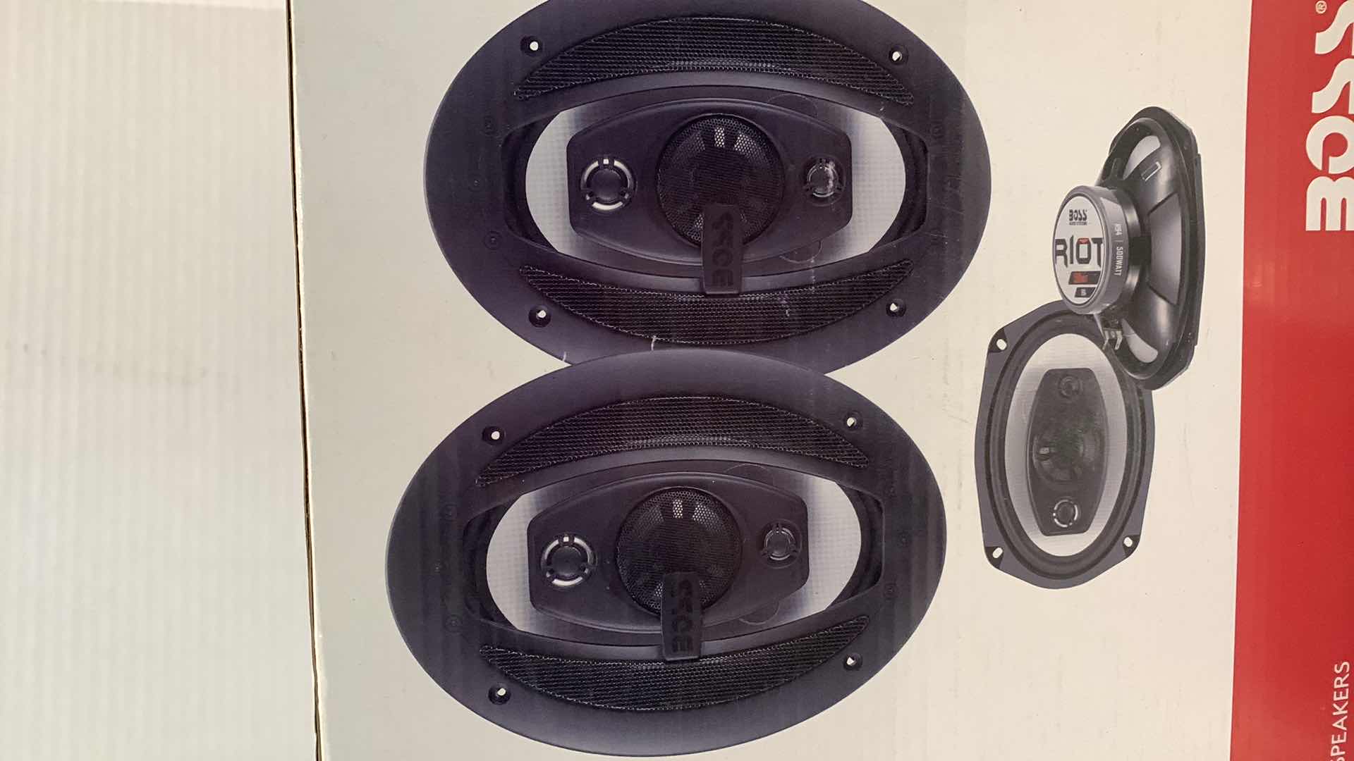 Photo 1 of BOSS AUDIO SYSTEMS R94 500 WATT CAR SPEAKERS
