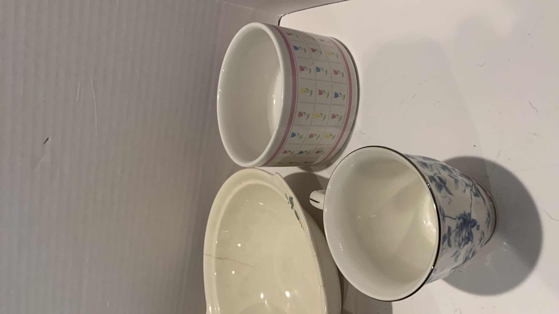 Photo 1 of ASSORTED HOUSEHOLD ITEMS