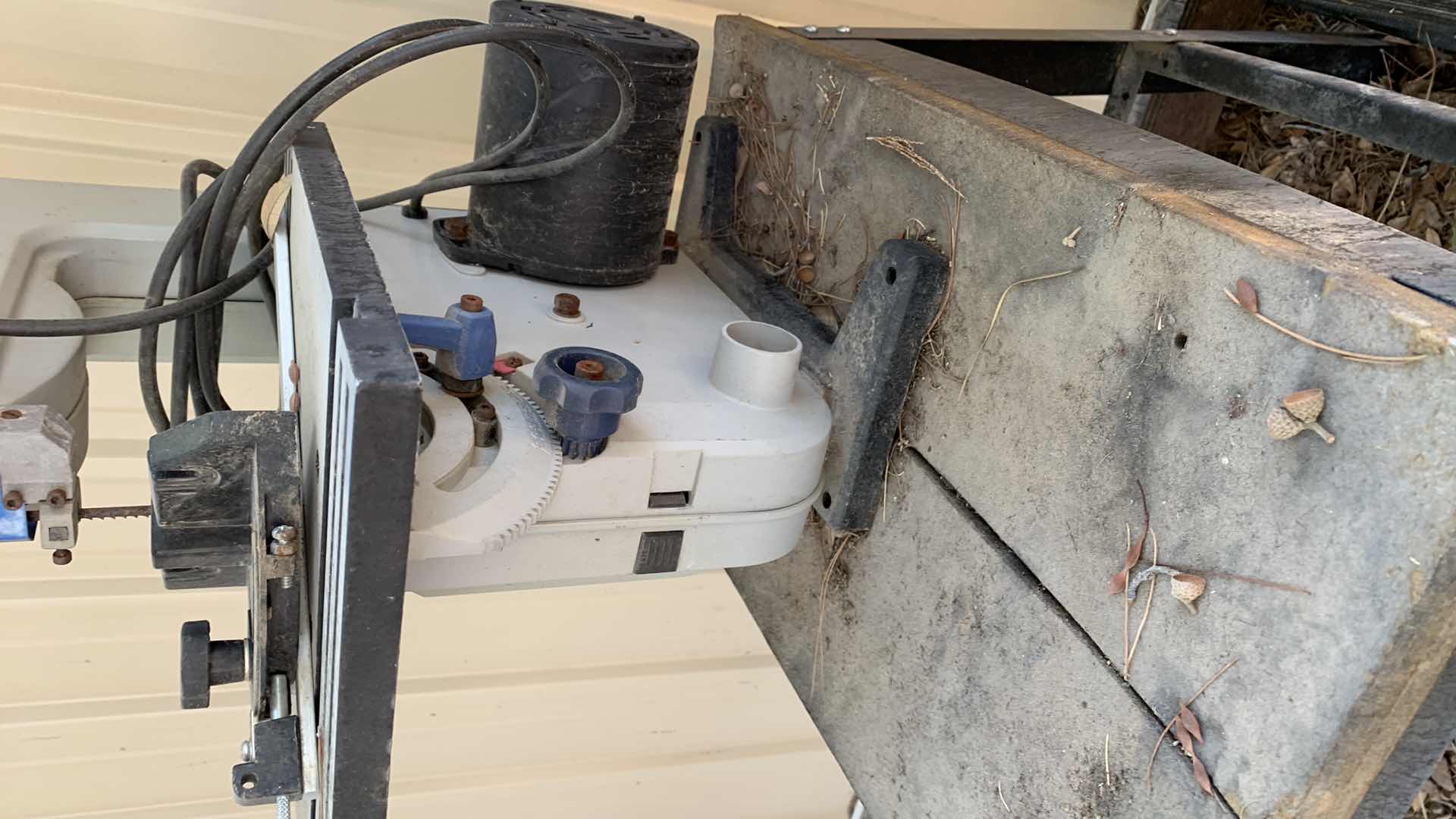 Photo 1 of DELTA SHOPMASTER BAND SAW