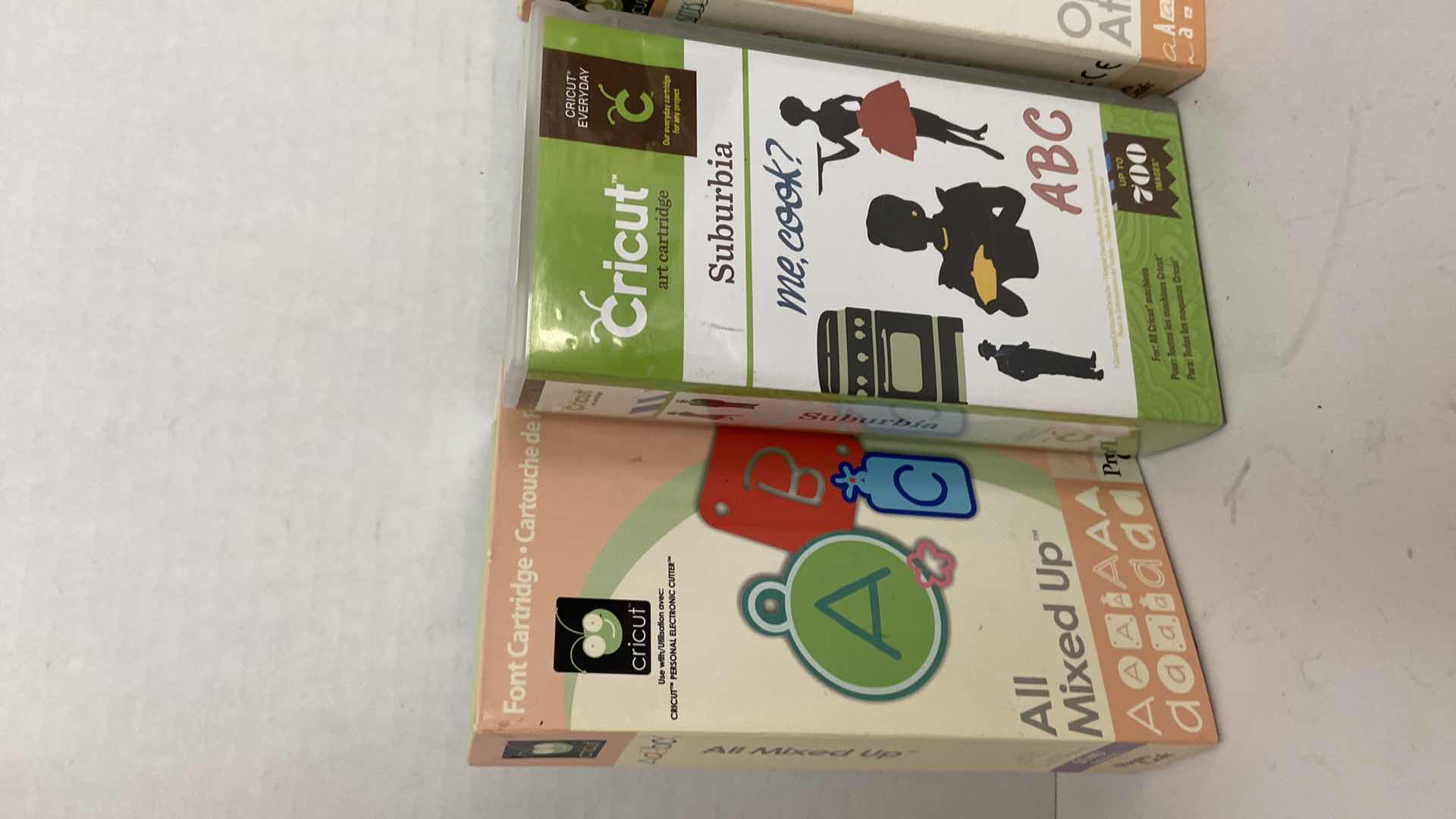 Photo 1 of CRICUT ACCESSORIES