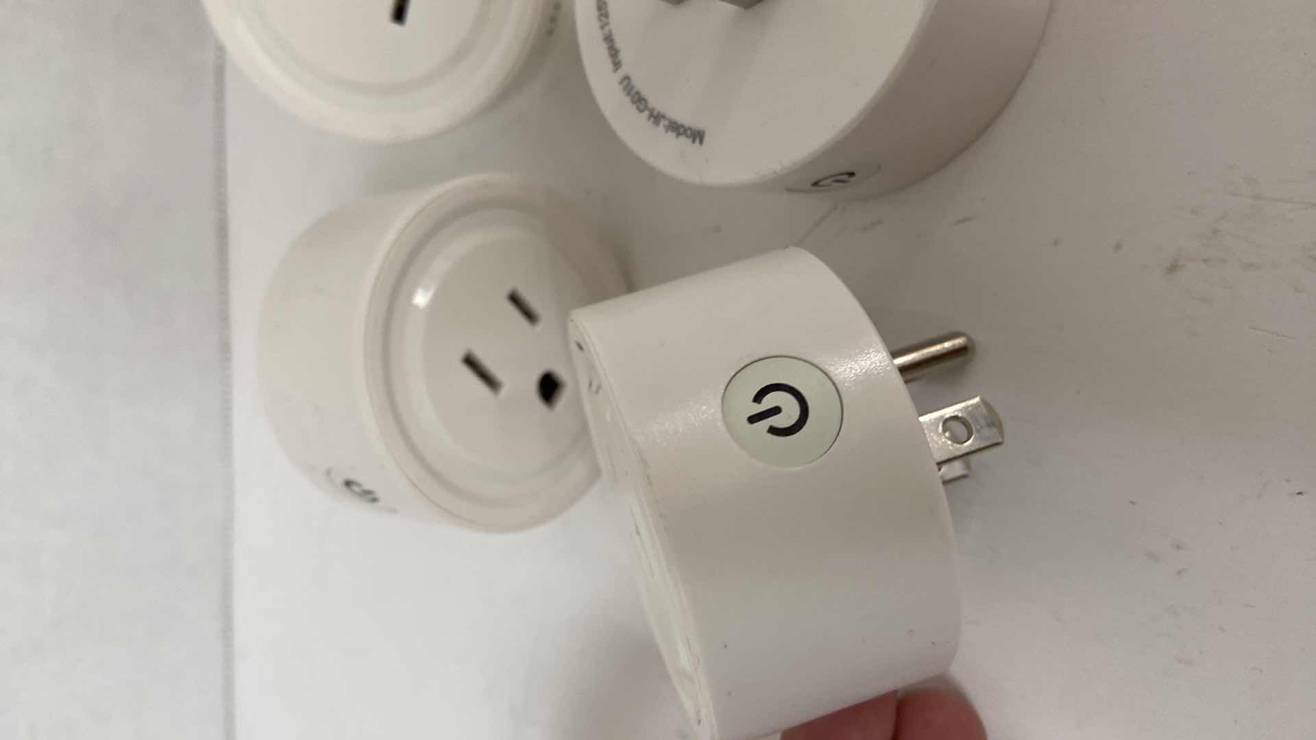 Photo 1 of GINCLKY MINI SMART SOCKET