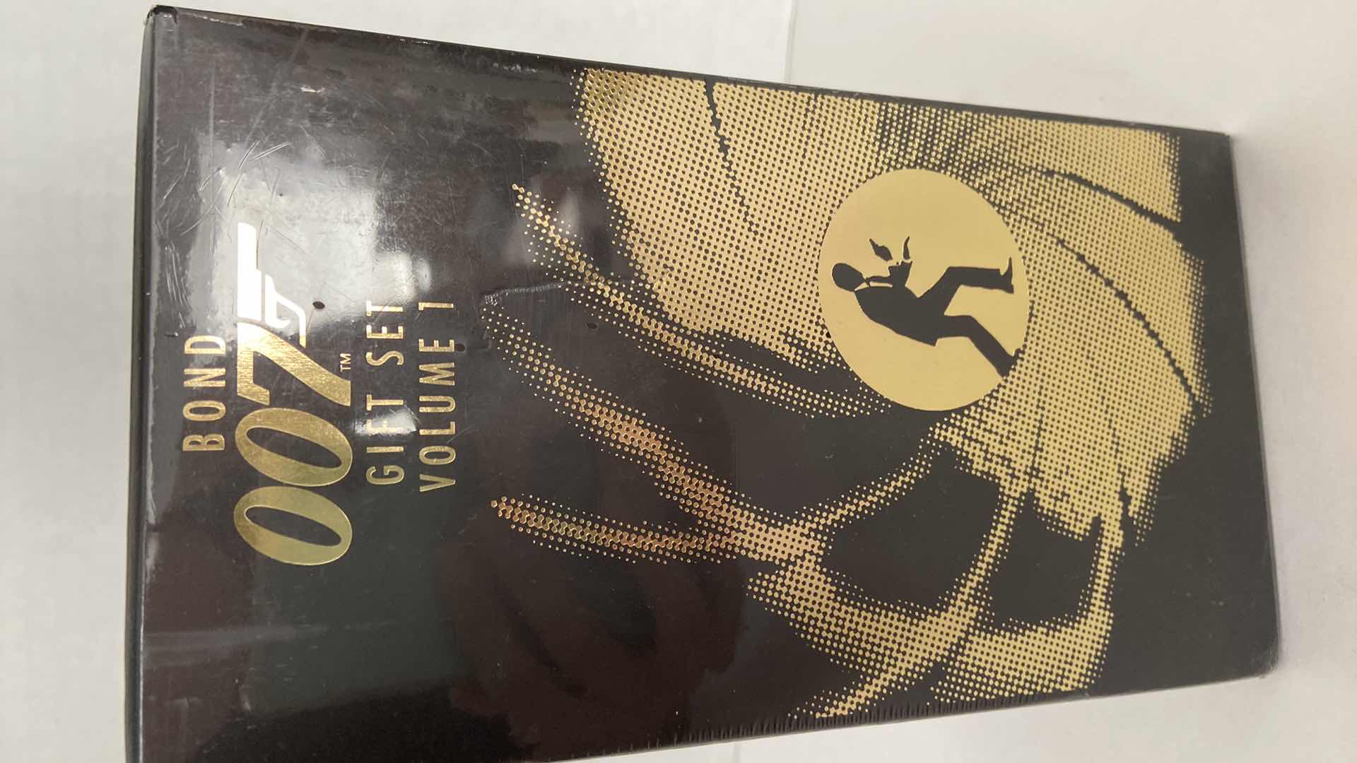 Photo 1 of BOND 007 GIFT SET VHS