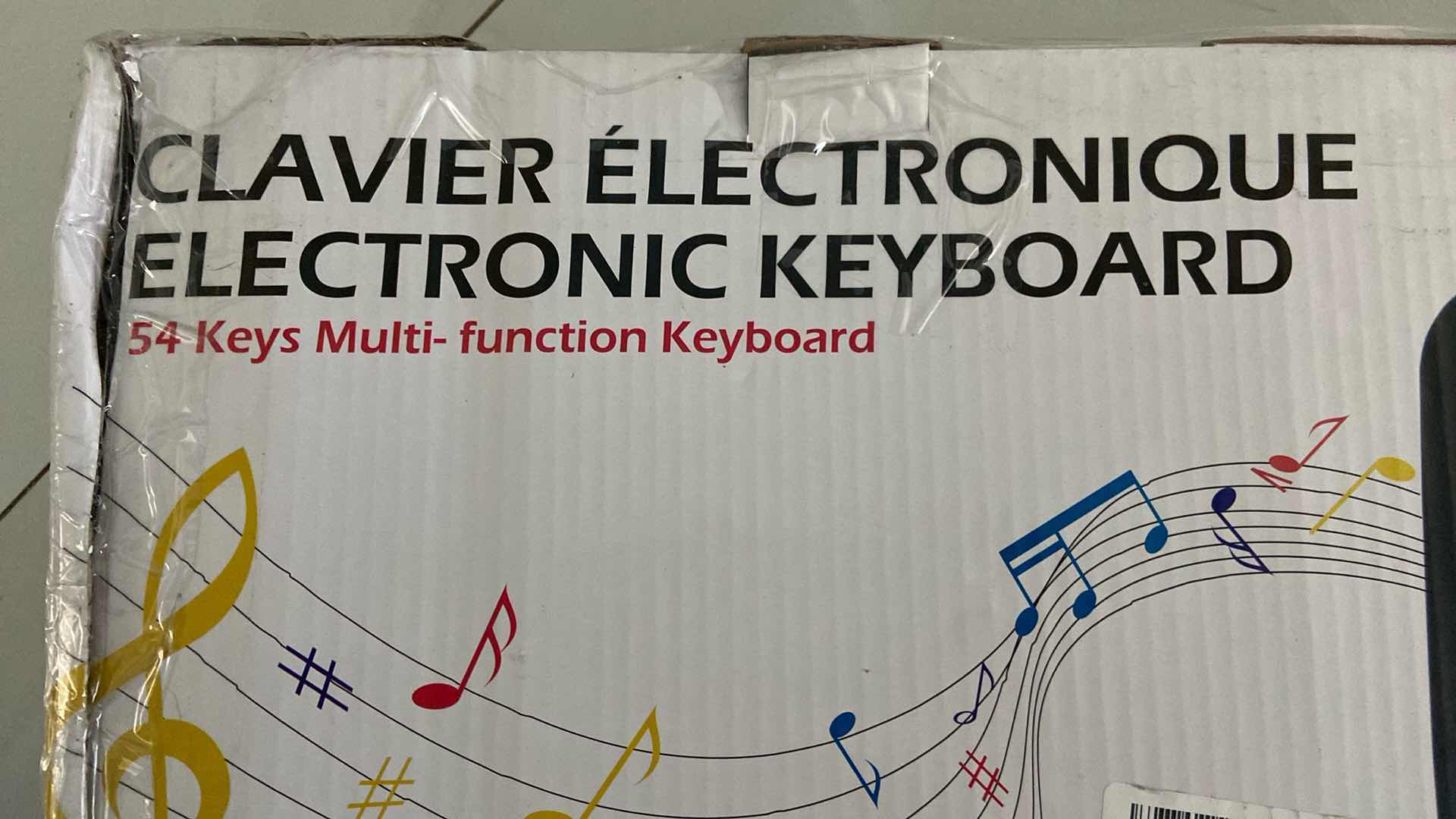 Photo 1 of CLAVIER ELECTRONIQUE ELECTRONIC KEYBOARD