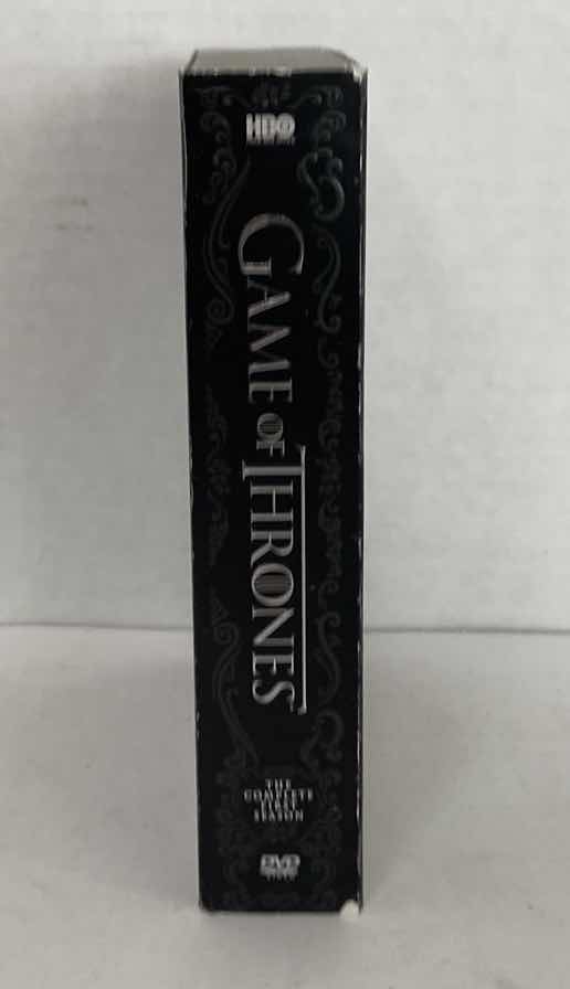 Photo 1 of GAME OF THRONES THE COMPLETE FIRST SEASON