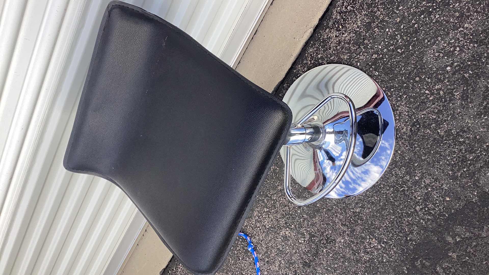 Photo 1 of BLACK LEATHER SWIVEL SIDE CHAIR H 26” 