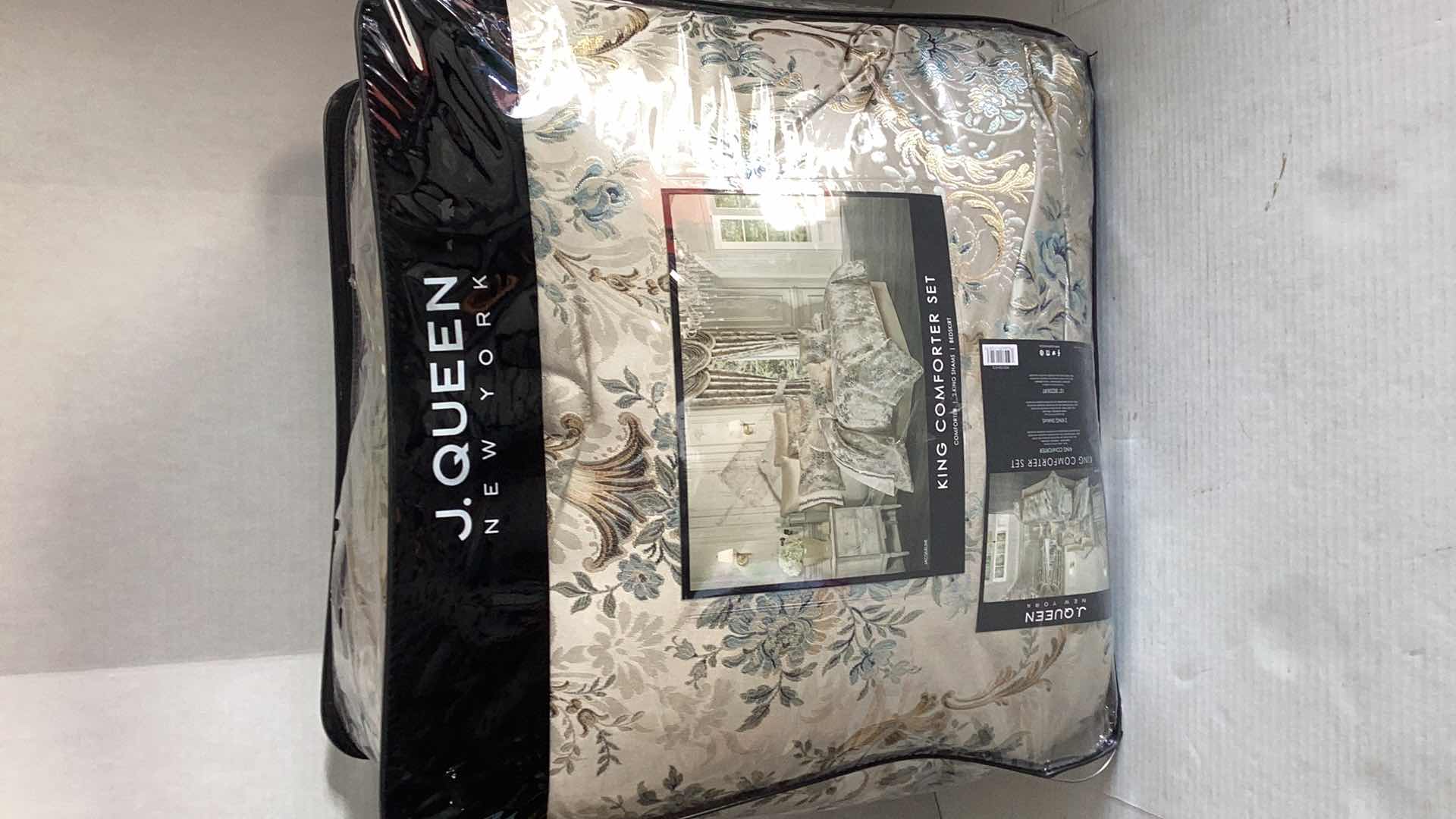 Photo 1 of J QUEEN NEW YORK KING COMFORTER SET