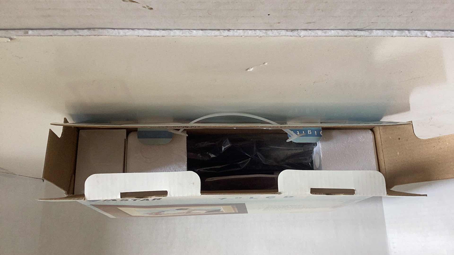 Photo 1 of ASTAR 7”LCD DIGITAL PICTURE FRAME