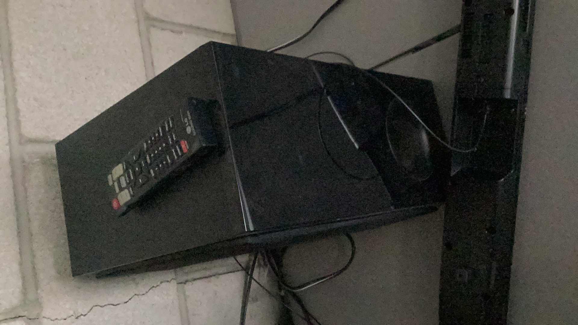 Photo 1 of L G SOUND BAR NB3530A WITH SUBWOOFER