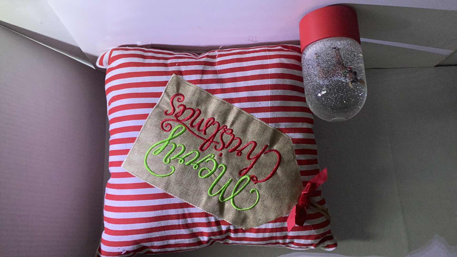 Photo 1 of CHRISTMAS DECOR