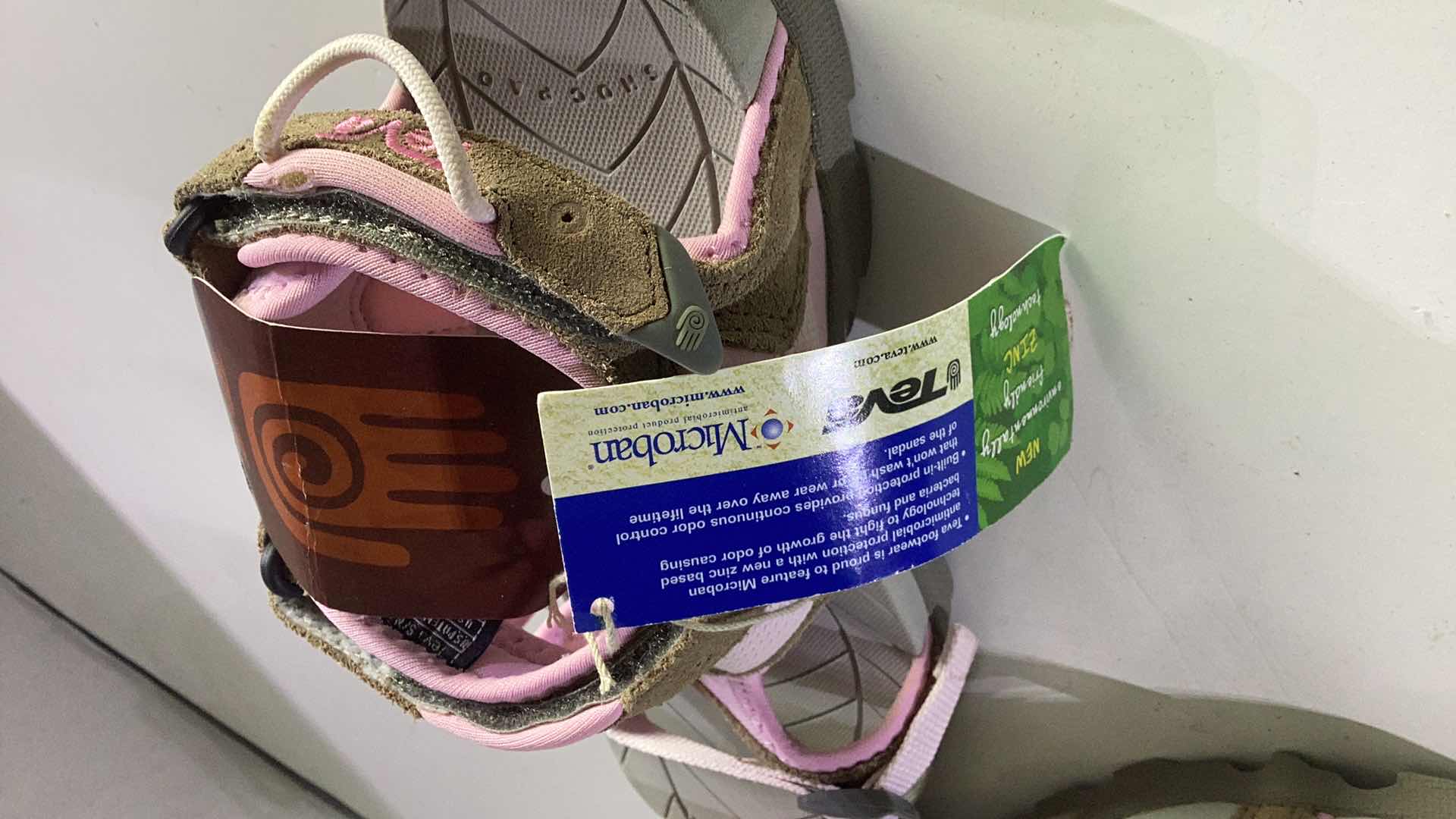 Photo 1 of TEVA WOMENS SANDAL SIZE 6