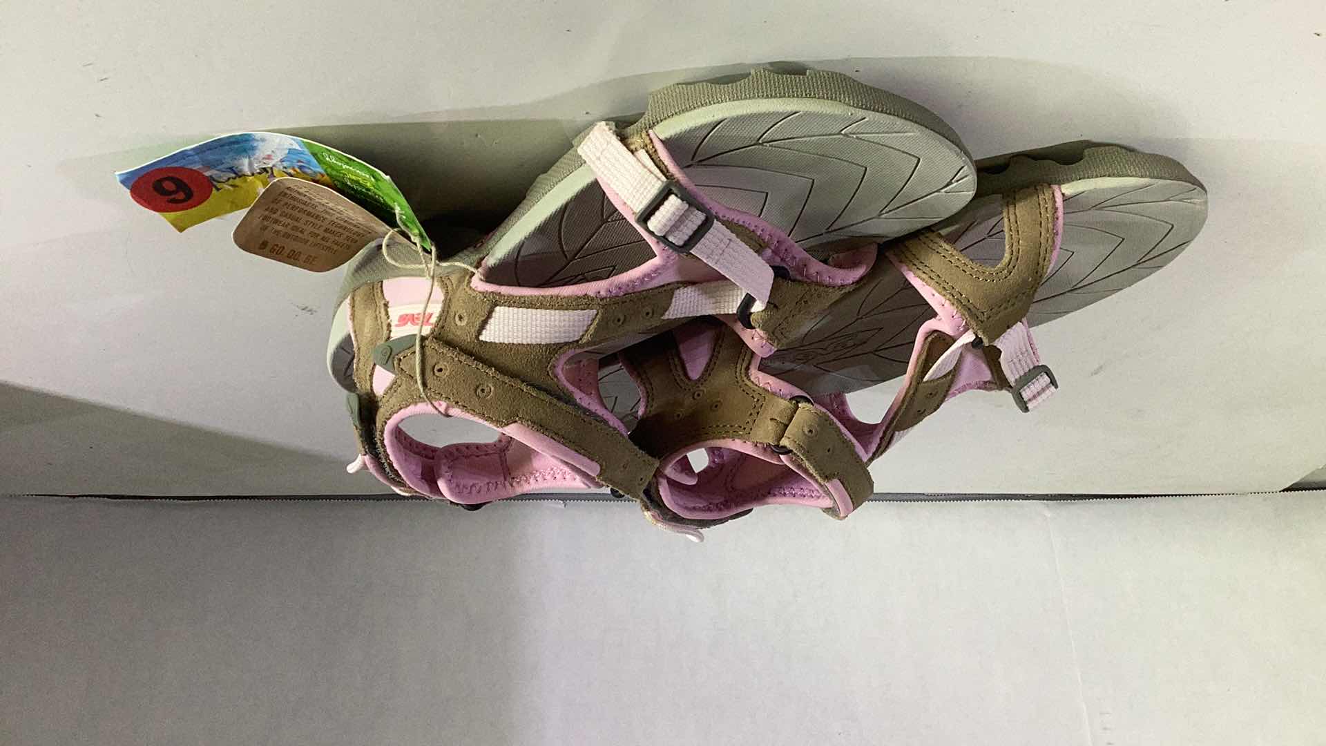 Photo 1 of TEVA WOMENS SANDAL SIZE 6