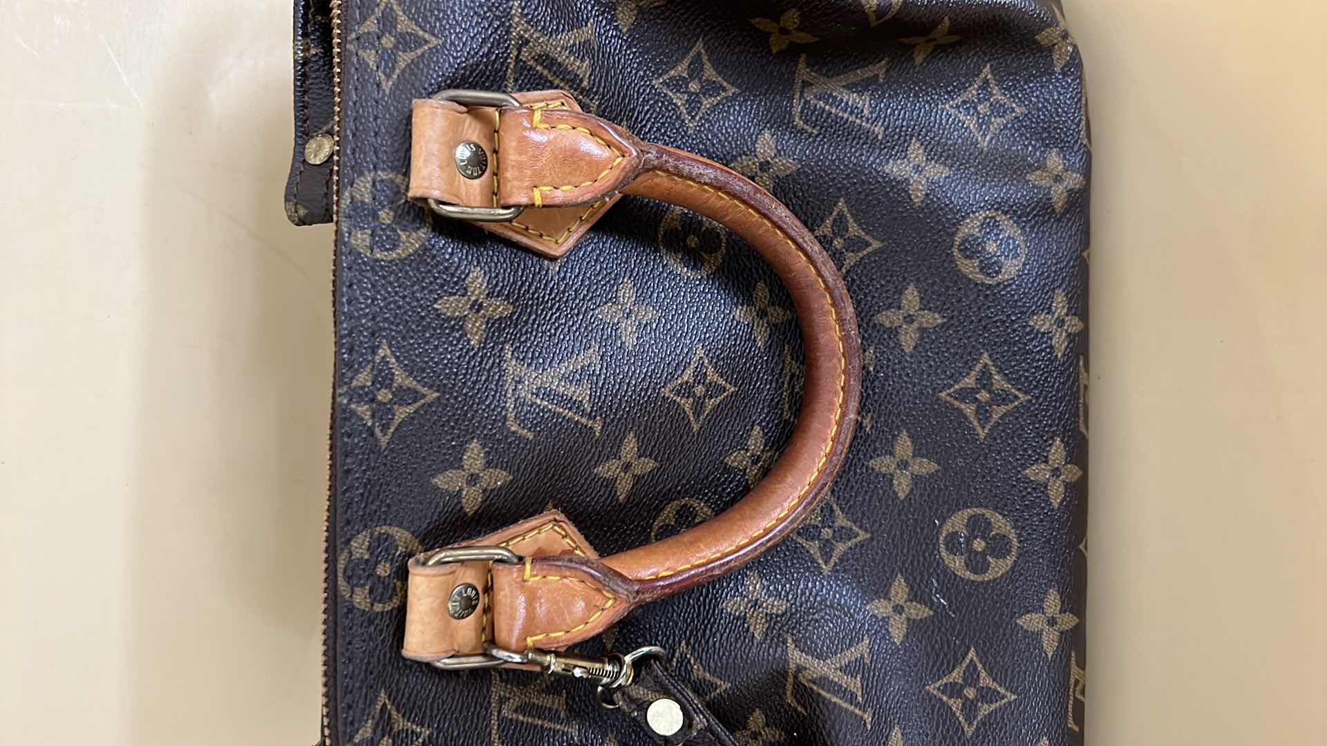 Photo 1 of LOUIS VUITTON CLASSIC HANDBAG (NOT AUTHENTIC)