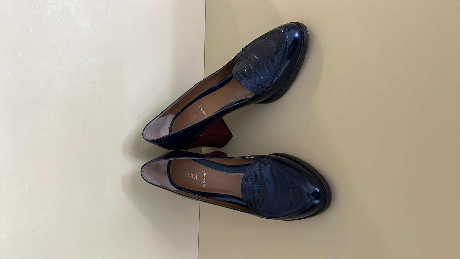 Photo 5 of FENDI ITALY NAVY BLUE LEATHER W WOOD HEEL LADIES SHOES (SIZE 38)