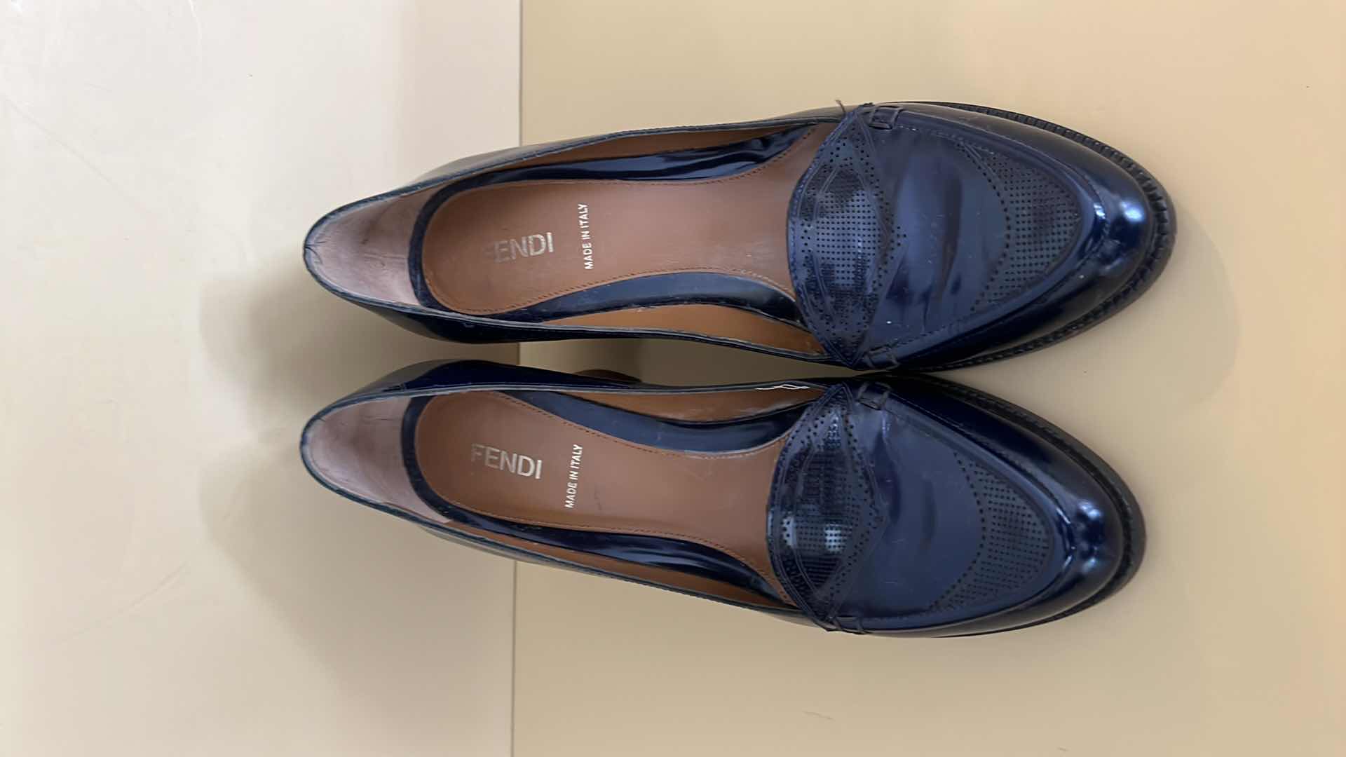 Photo 4 of FENDI ITALY NAVY BLUE LEATHER W WOOD HEEL LADIES SHOES (SIZE 38)