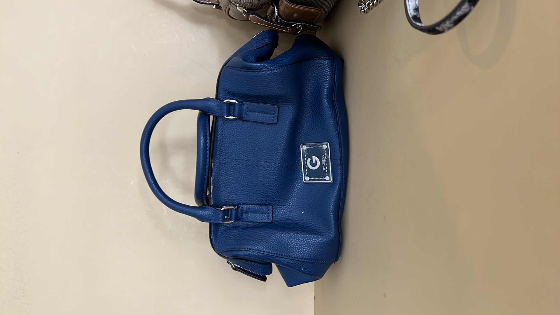 Photo 1 of 3-GUESS LADIES HANDBAGS