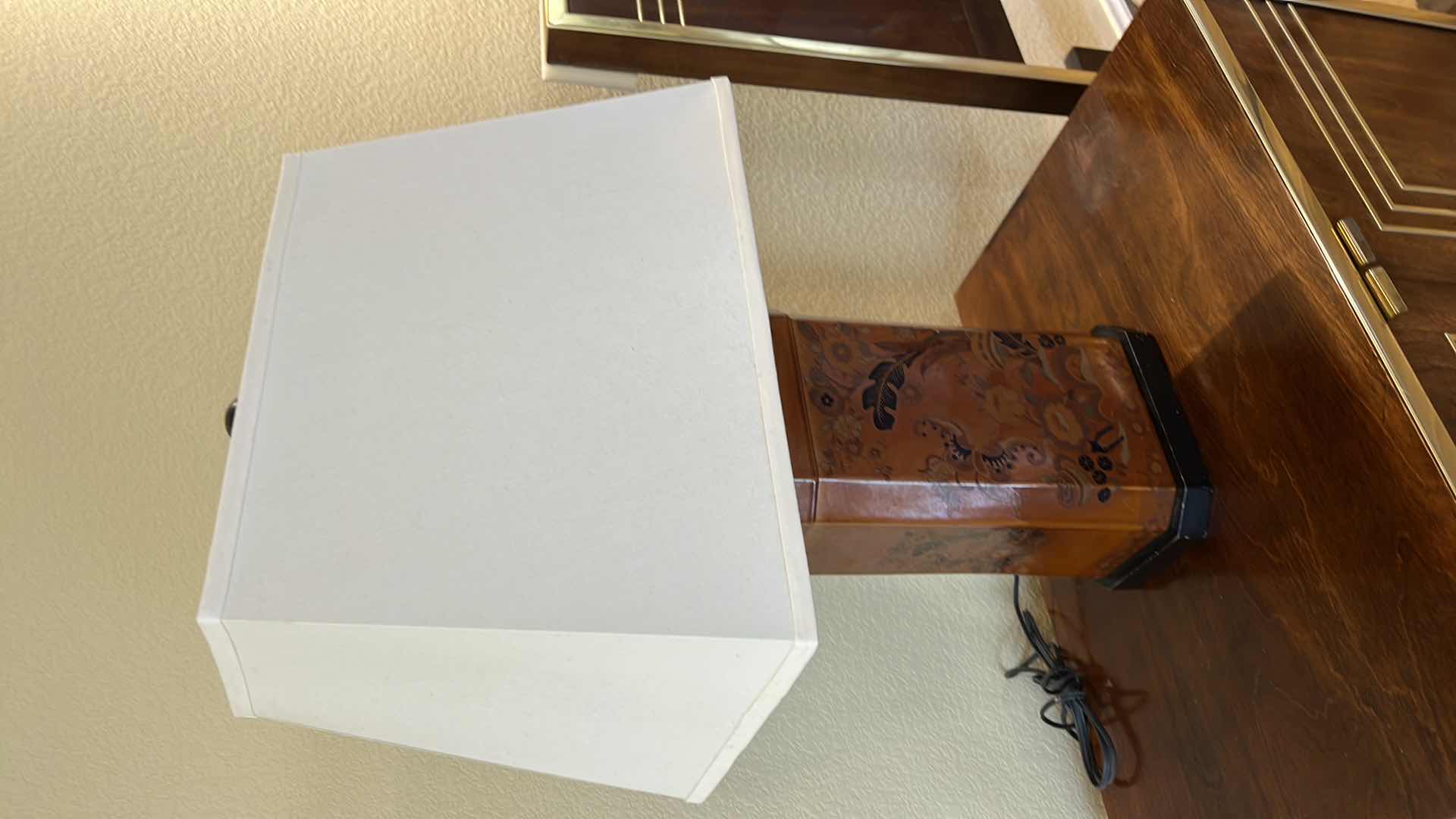 Photo 1 of VINTAGE "BROWN W LEAVES" CERAMIC TABLE LAMP W SHADE H29”