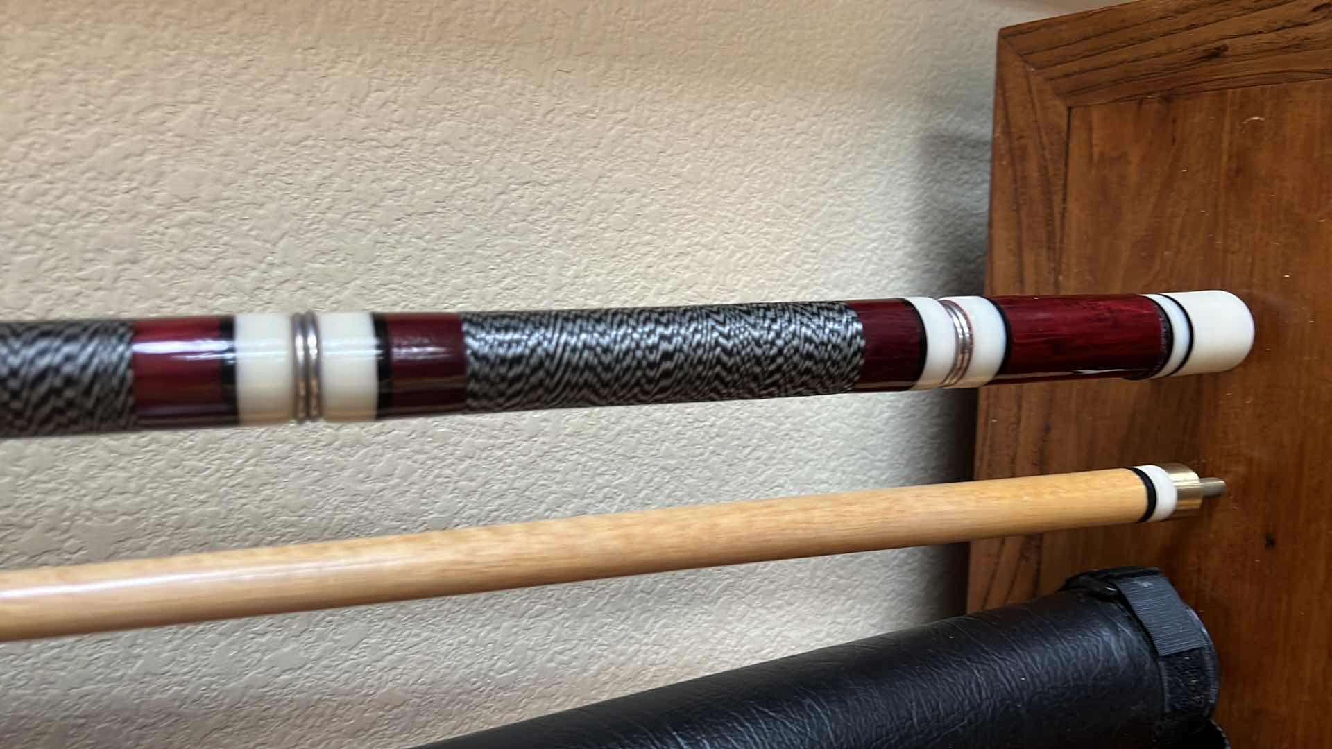 Photo 2 of VINTAGE POOL CUE STICK W BLACK LEATHER CASE
