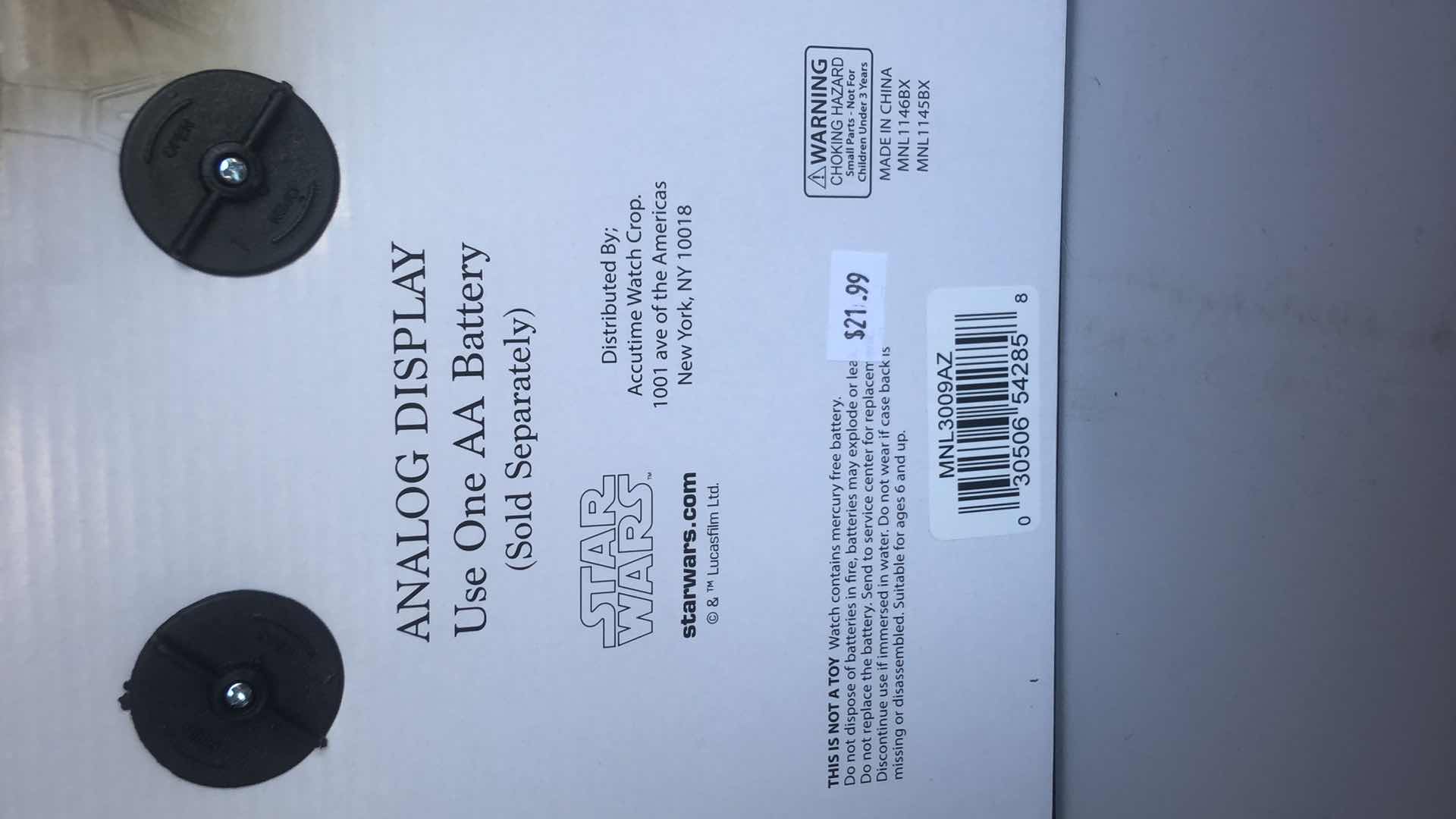 Photo 1 of MANDALORIAN GIFT SET THE CHILD AND BOUNTY HUNTER WALL CLOCKS WITH THE CHILD FUNKO POP