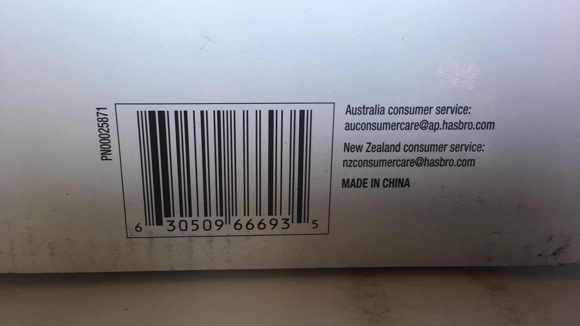 Photo 1 of $100 NIB STAR WARS THE BLACK SERIES HAN SOLO AND PRINCESS LEIA FIGURINES WITH ACCESSORIES