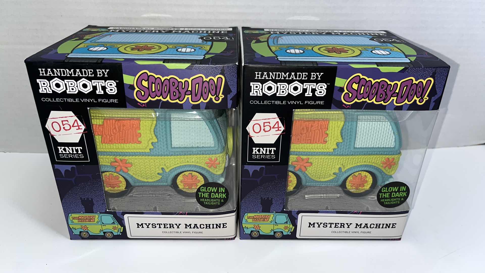 Photo 1 of NIB BDA COLLECTIBLES HANDMADE BY ROBOTS SCOOBY DOO MYSTERY MACHINE GLOW IN THE DARK VINYL FIGURE (2)