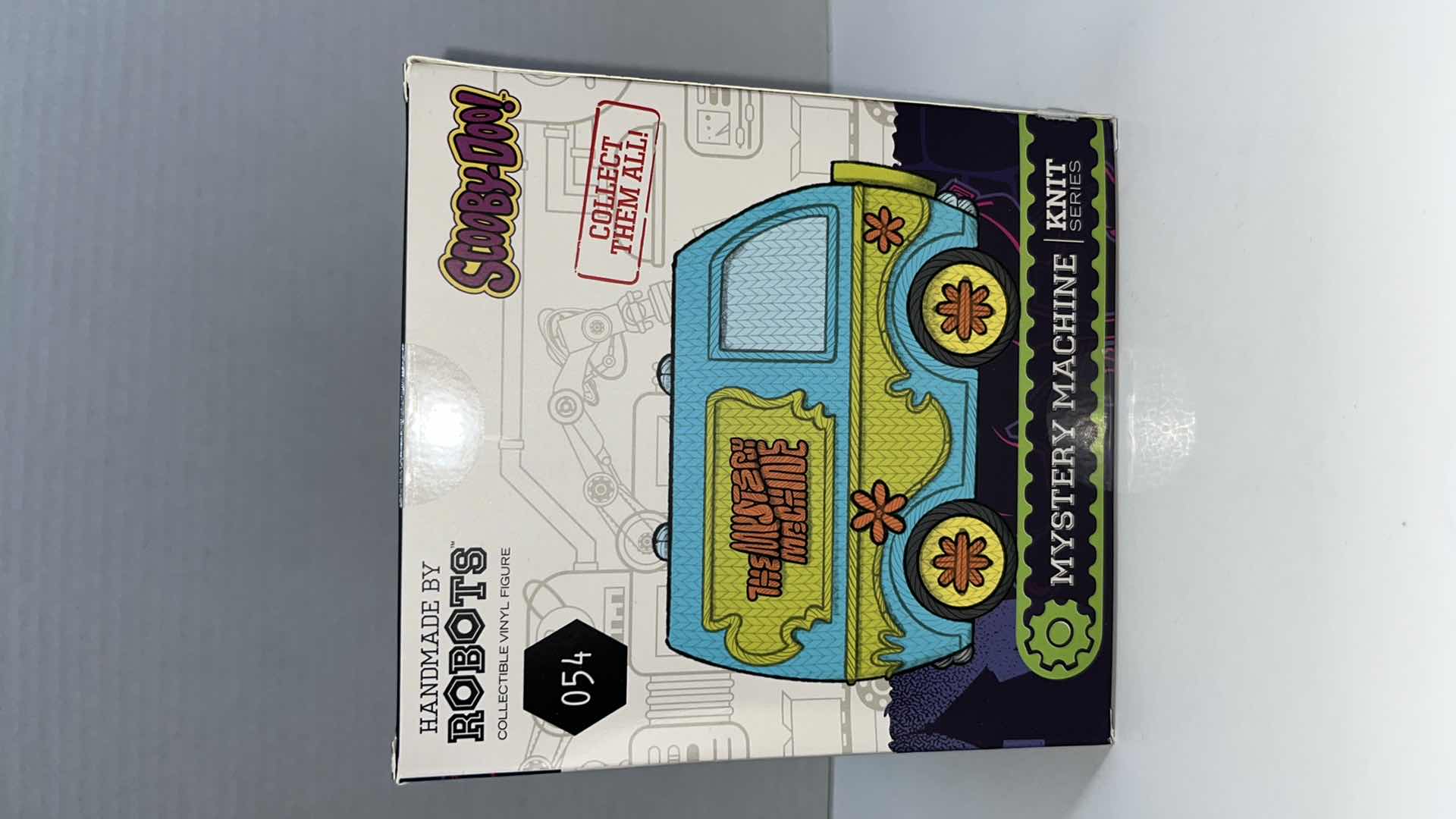 Photo 1 of NIB BDA COLLECTIBLES HANDMADE BY ROBOTS GREMLINS GIZMO VINYL FIGURE & SCOOBY DOO MYSTERY MACHINE GLOW IN THE DARK VINYL FIGURE (2)