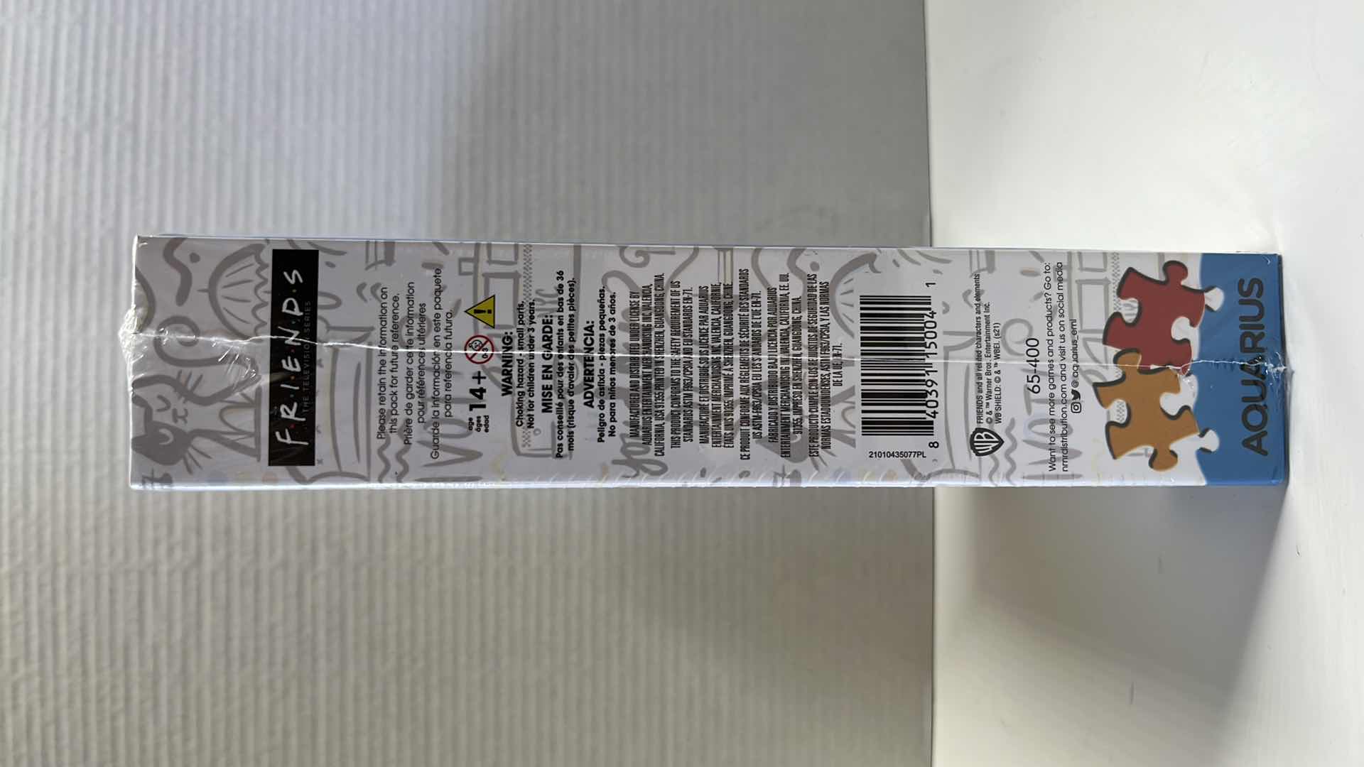 Photo 6 of NIB BACK TO THE FUTURE PART II 1000 PC JIGSAW PUZZLE & 1000 PC FRIENDS JIGSAW PUZZLE (2)