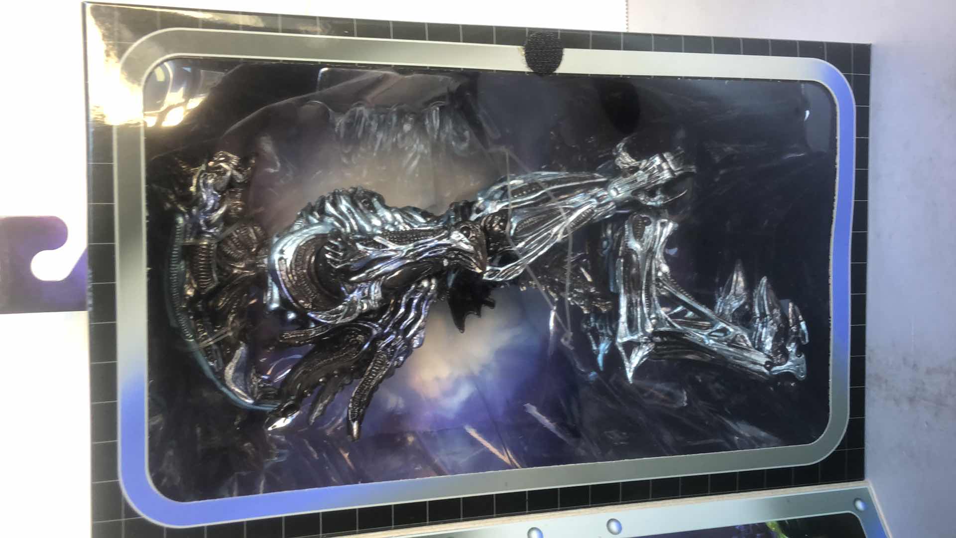 Photo 1 of NIB ALIENS MOVIE RHINO ALIEN ACTION FIGURE